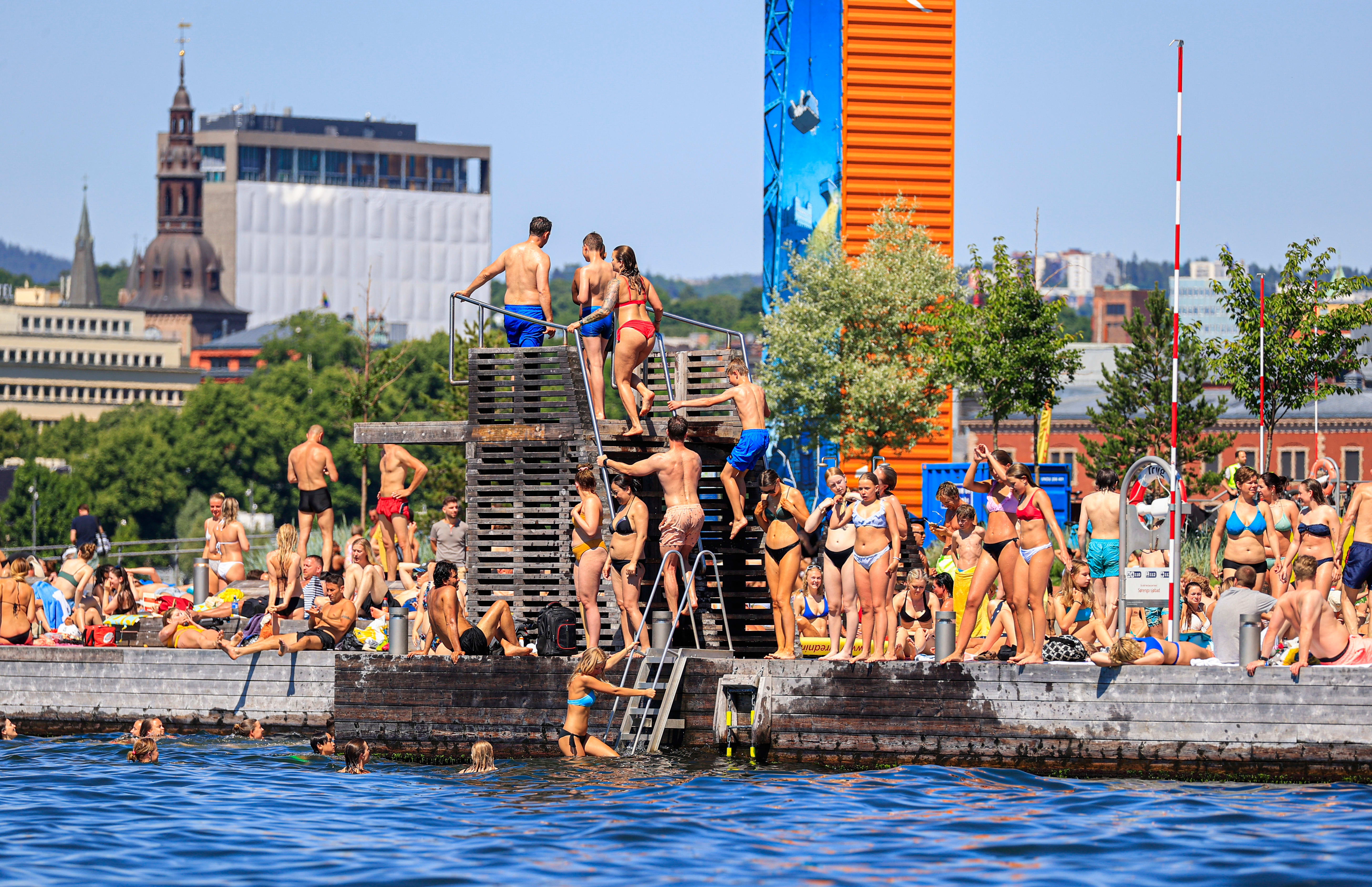 Du kan bade nesten midt i sentrum, men alene er du ikke.