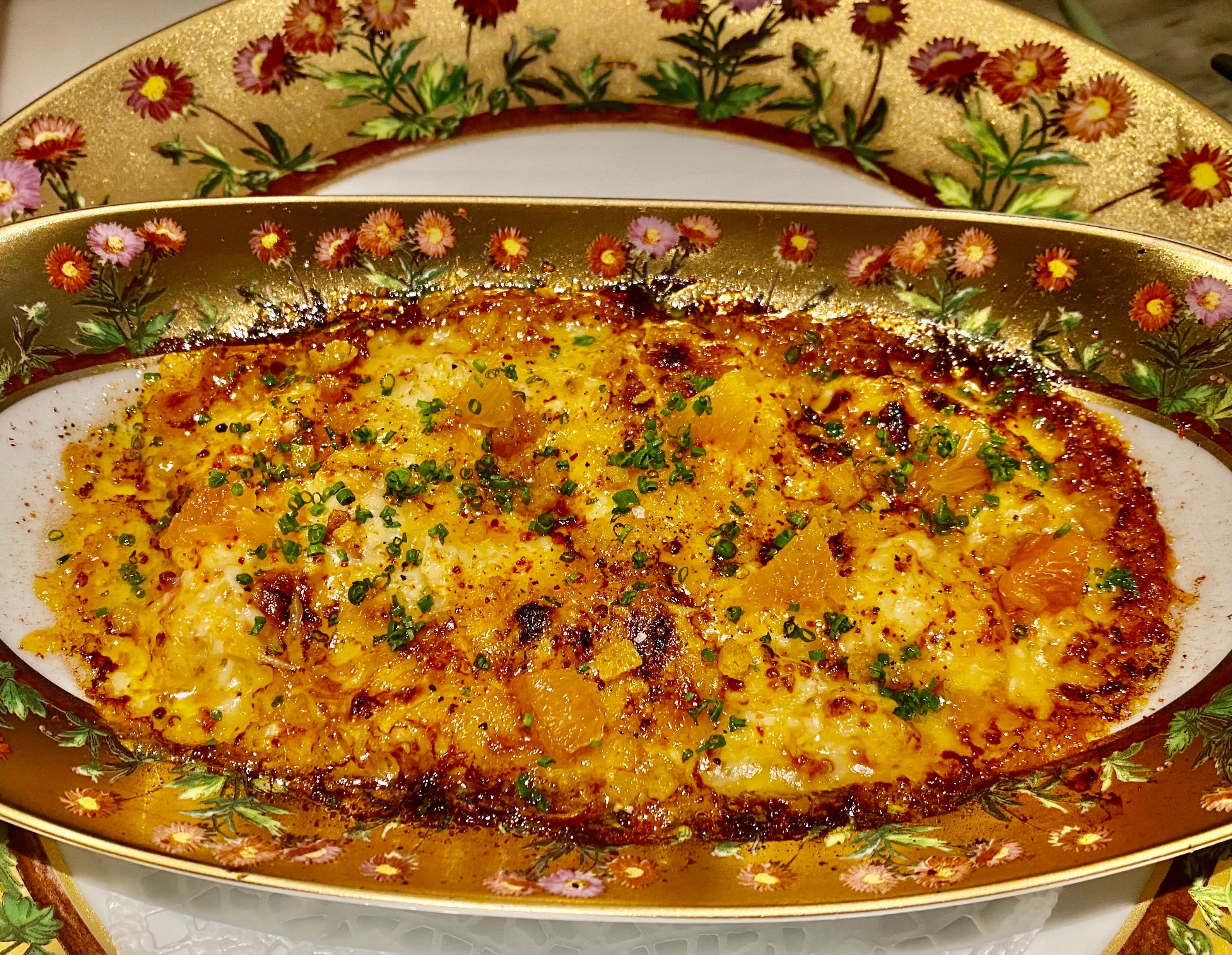 Ostegratinert kongekrabbe. 