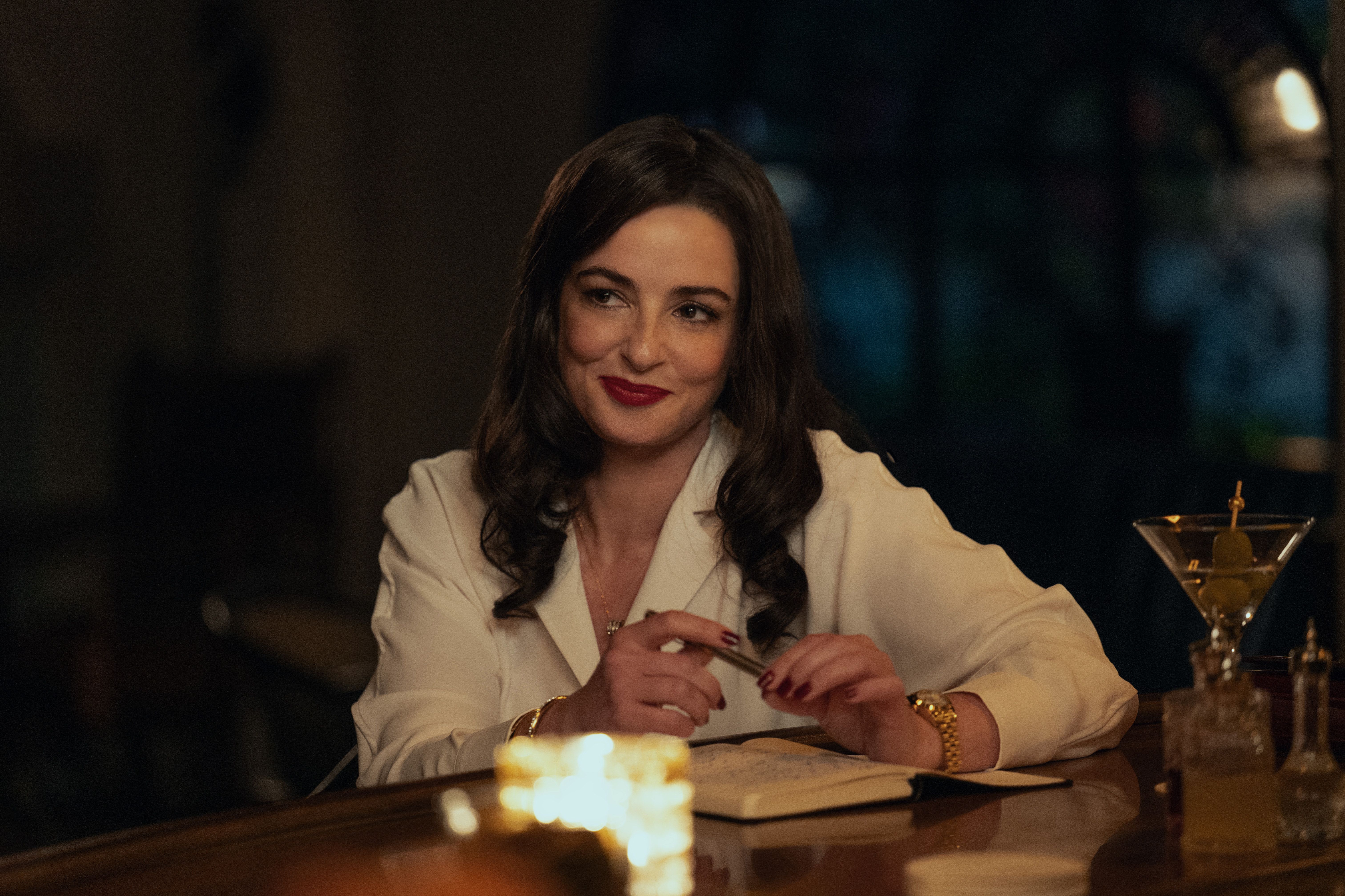 Ingen krim noir uten en femme fatale. Hun spilles av Laura Donnelly.