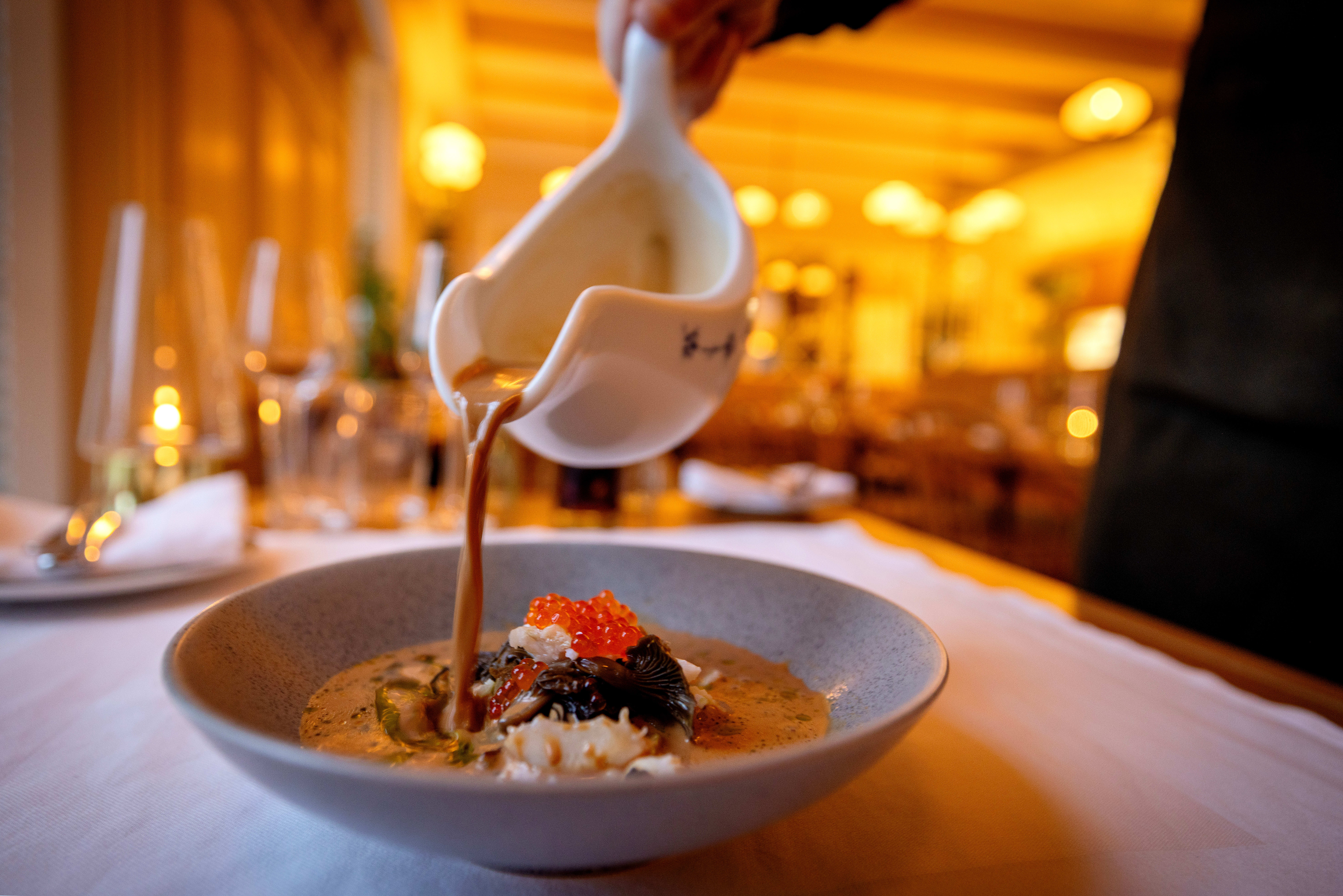 Hummersuppe smaker intenst og deilig. 