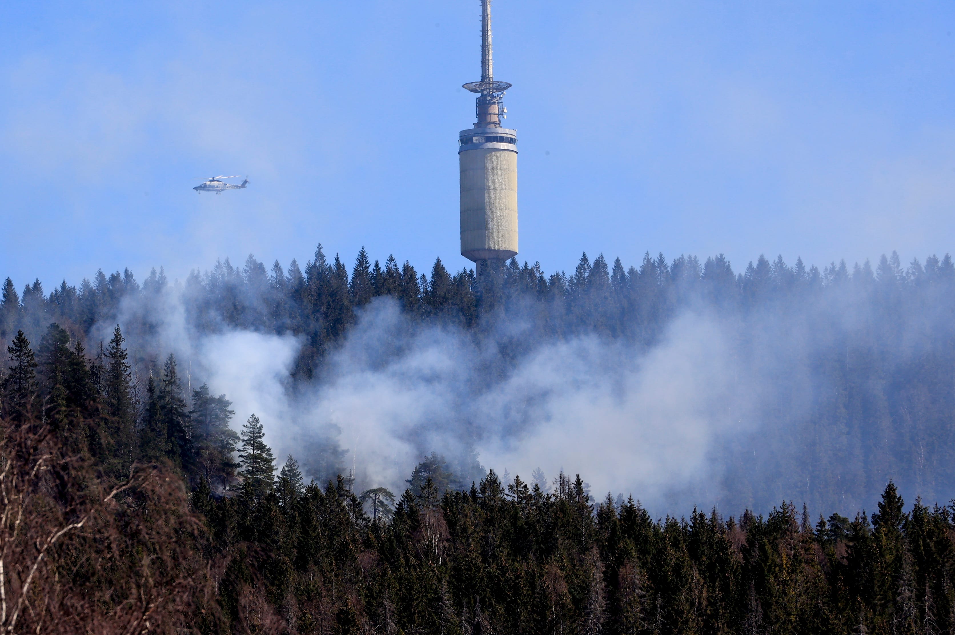 Kanskje kan du la deg inspirere av Tyholttårnet i Trondheim og installere noe som gjør at tårnet går rundt og rundt.