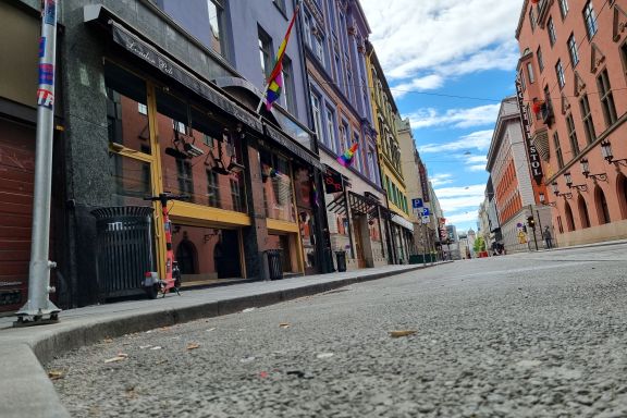 Oslo kommune vil markere pride i byen. Denne asfalten males snart i regnbuens farger.