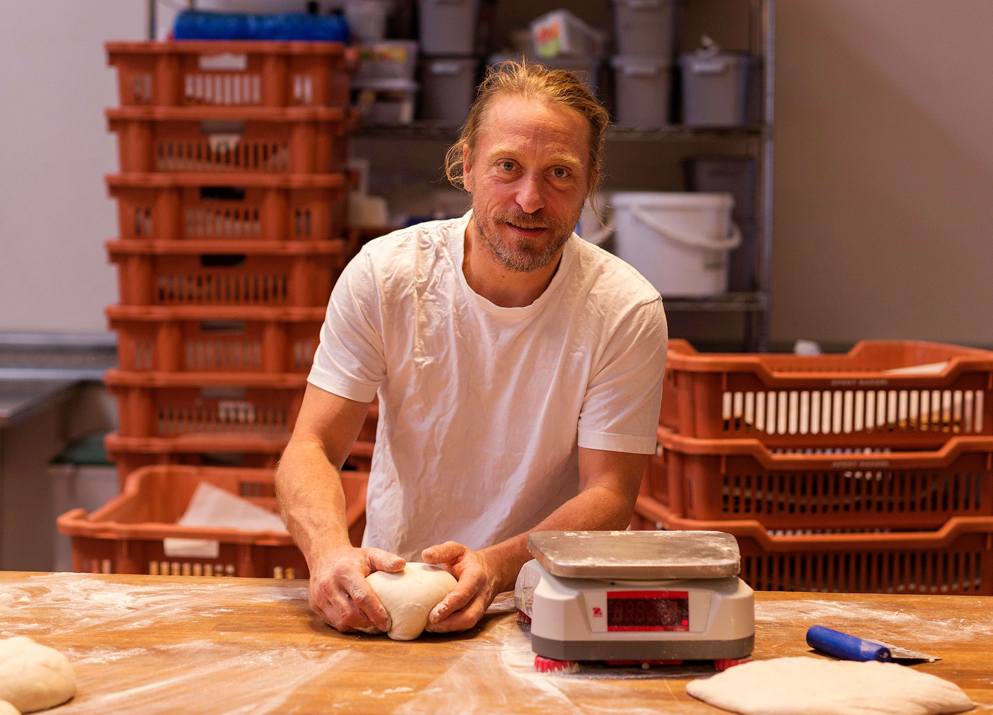 Emmanuel Rang mener fiskerettene på Chez Colin er enkle, men smakfulle. 