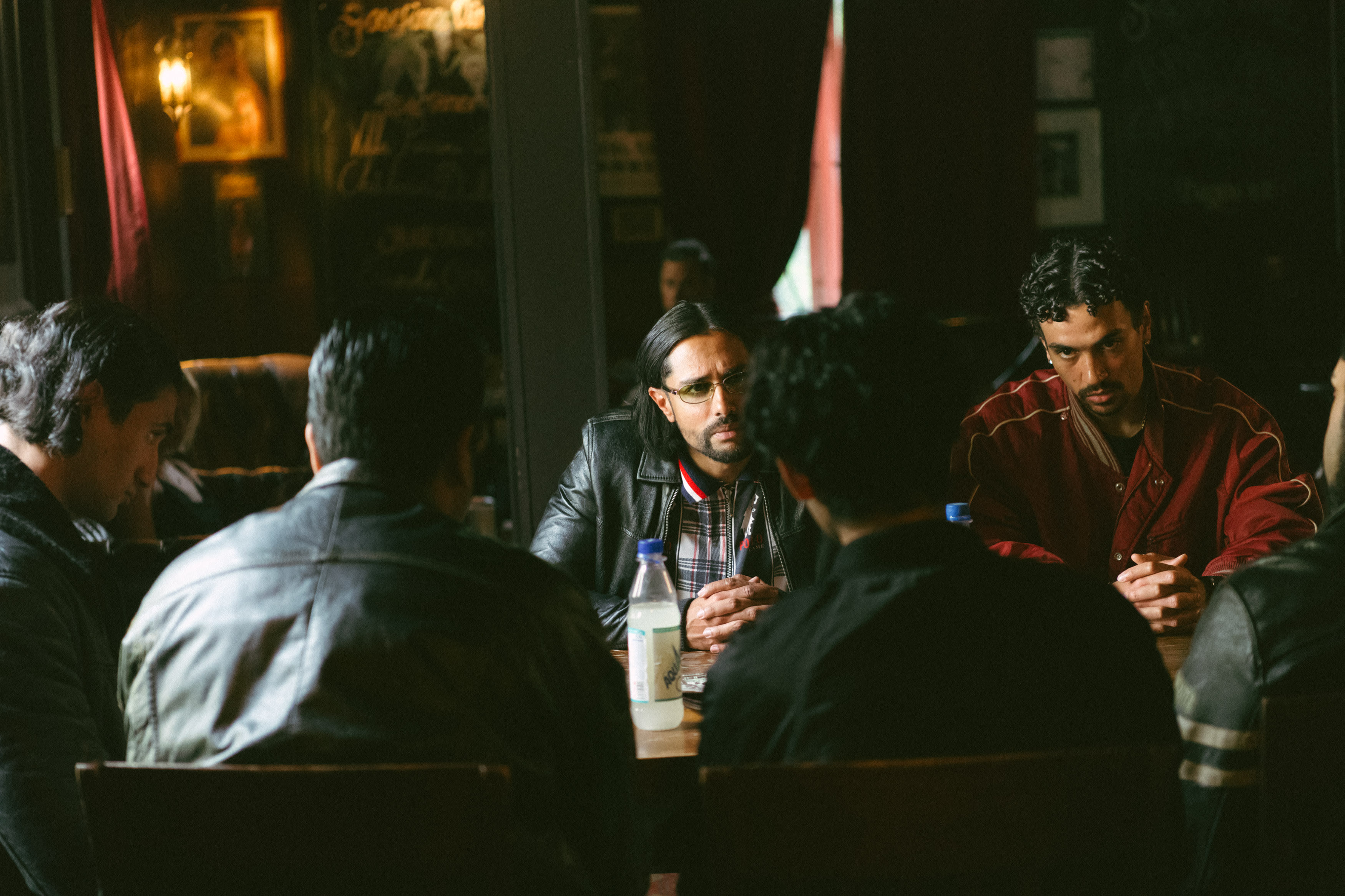 Musikeren Chirag Rashmikant Patel fra Karpe er en av mange stjerner som spiller en birolle i «Flus». 