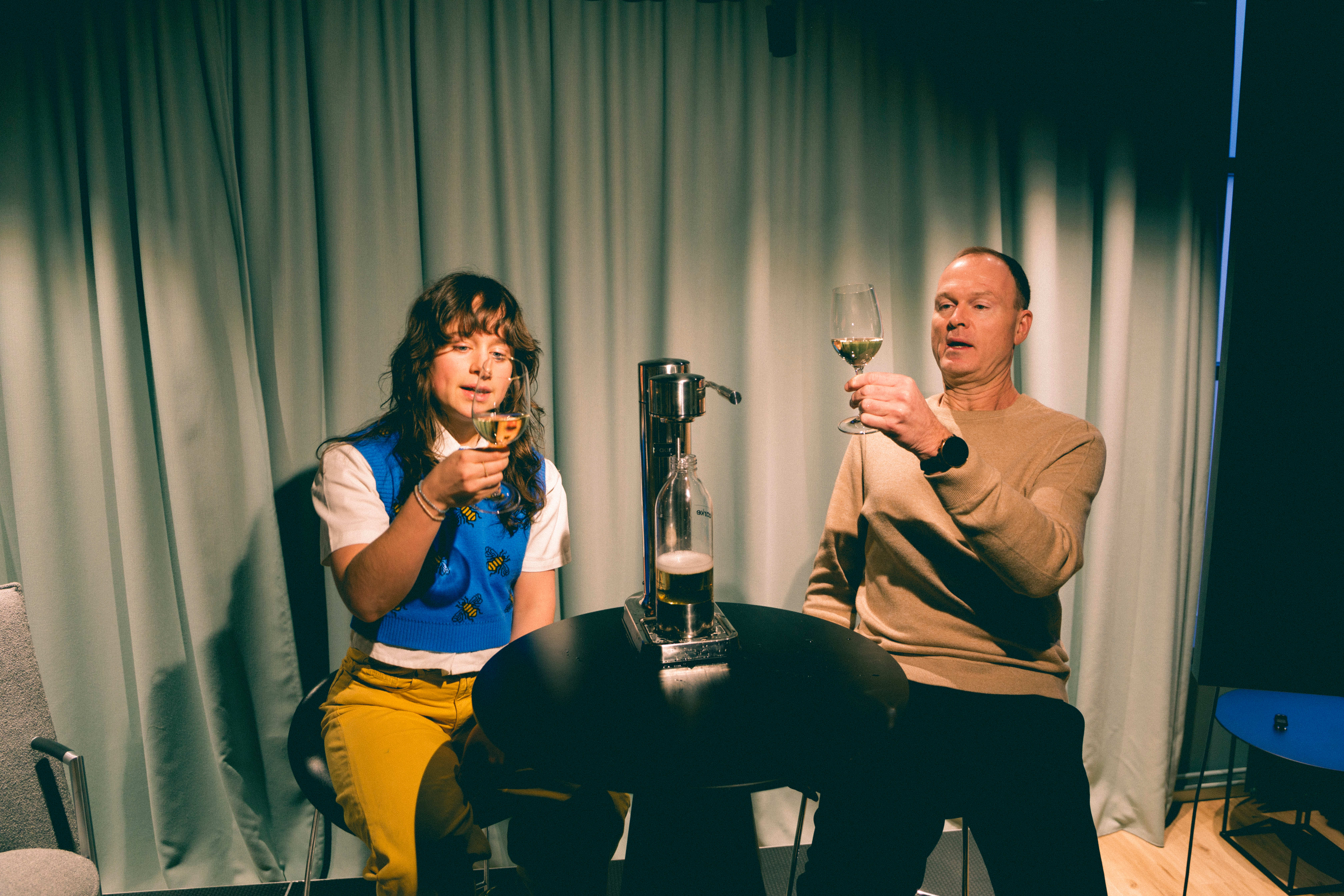 Vi satt igjen med betydelig mindre vin og skuffende få bobler. 