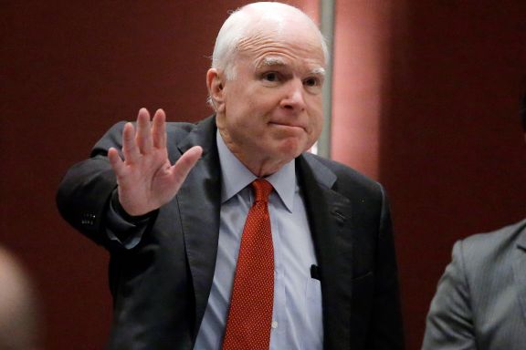 Trump og McCain var arge konkurrenter. Selv etter sin død gir krigsveteranen et spark til presidenten.