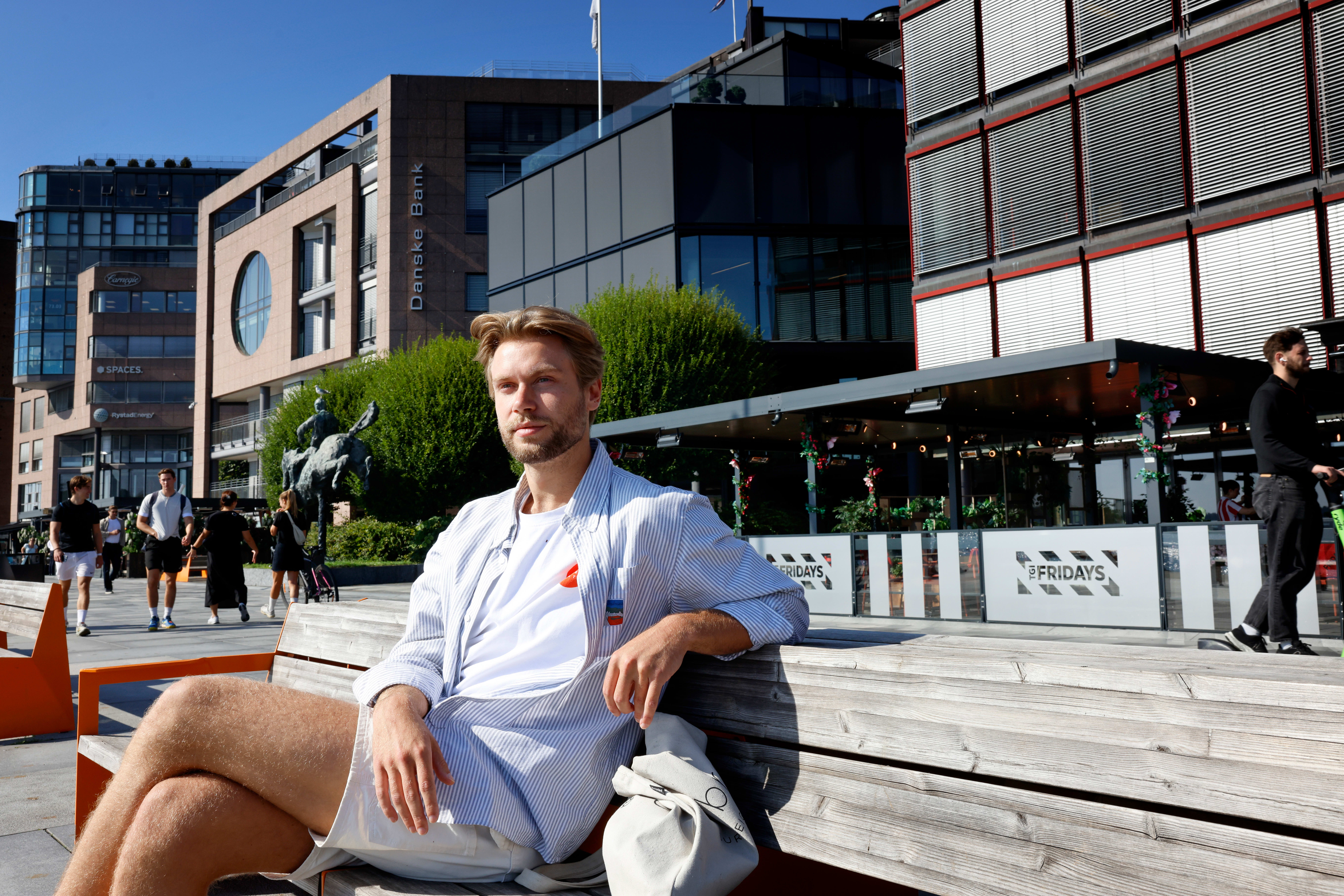 Han startet på Friday’s og Egon. I høst fikk han drømmejobben på Maaemo.