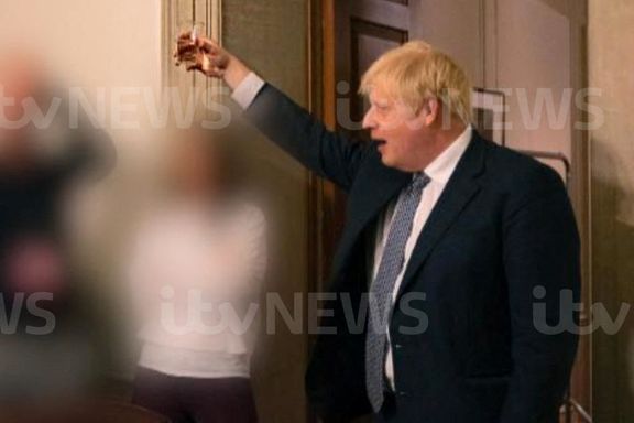 Boris Johnson nektet for at denne festen fant sted. Så kom bildene.