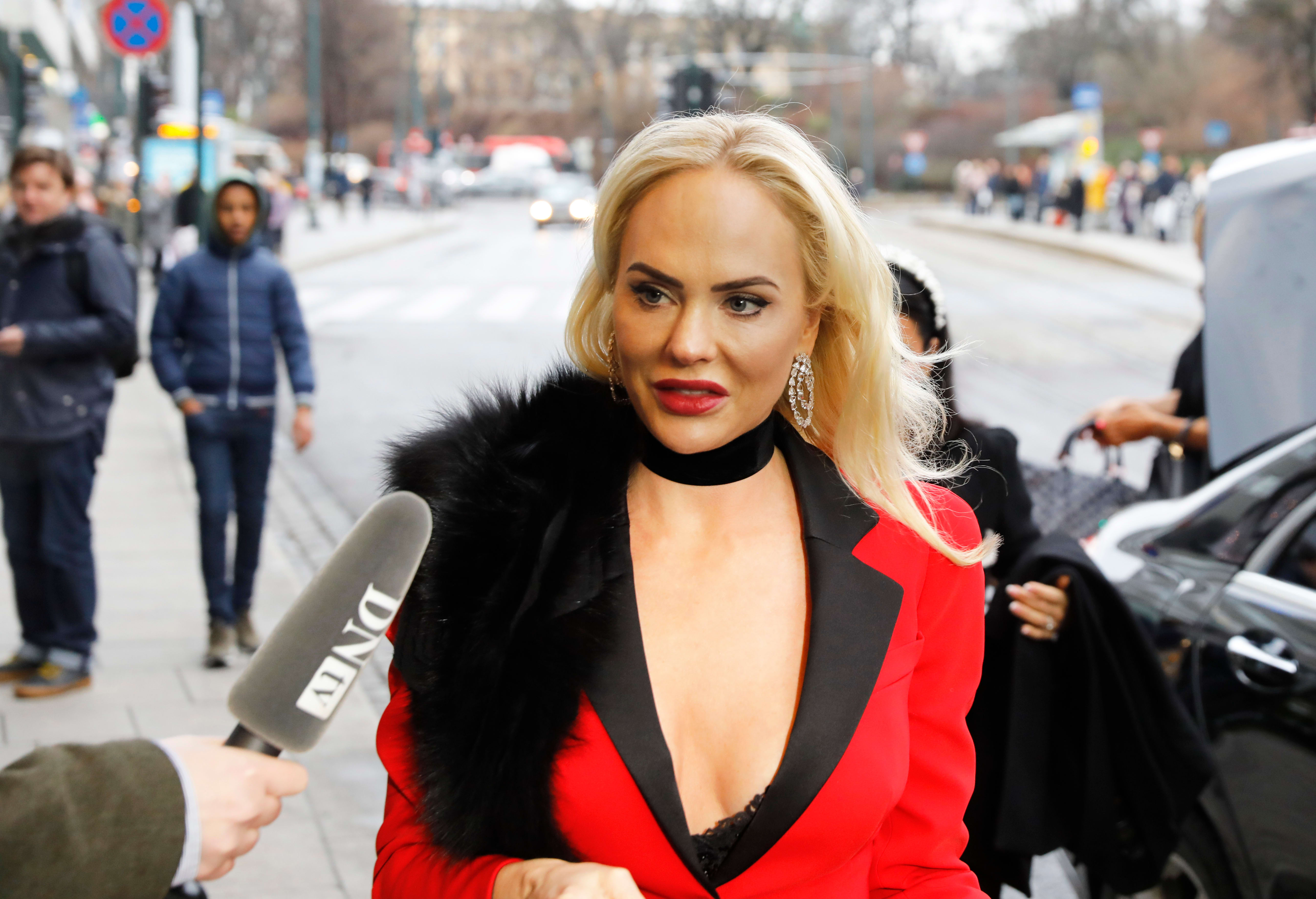 Interne eposter kaster lys over tiden før Fredriksen-søstrene trakk seg fra avtale