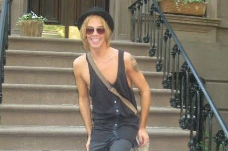 Én av Morten Hegseths mange stiler på 2000-tallet.