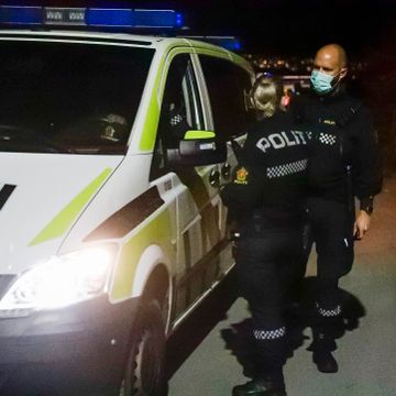 Ungdomsfest i Bærum endte i kaos. Politiet ber redde ransofre melde seg.