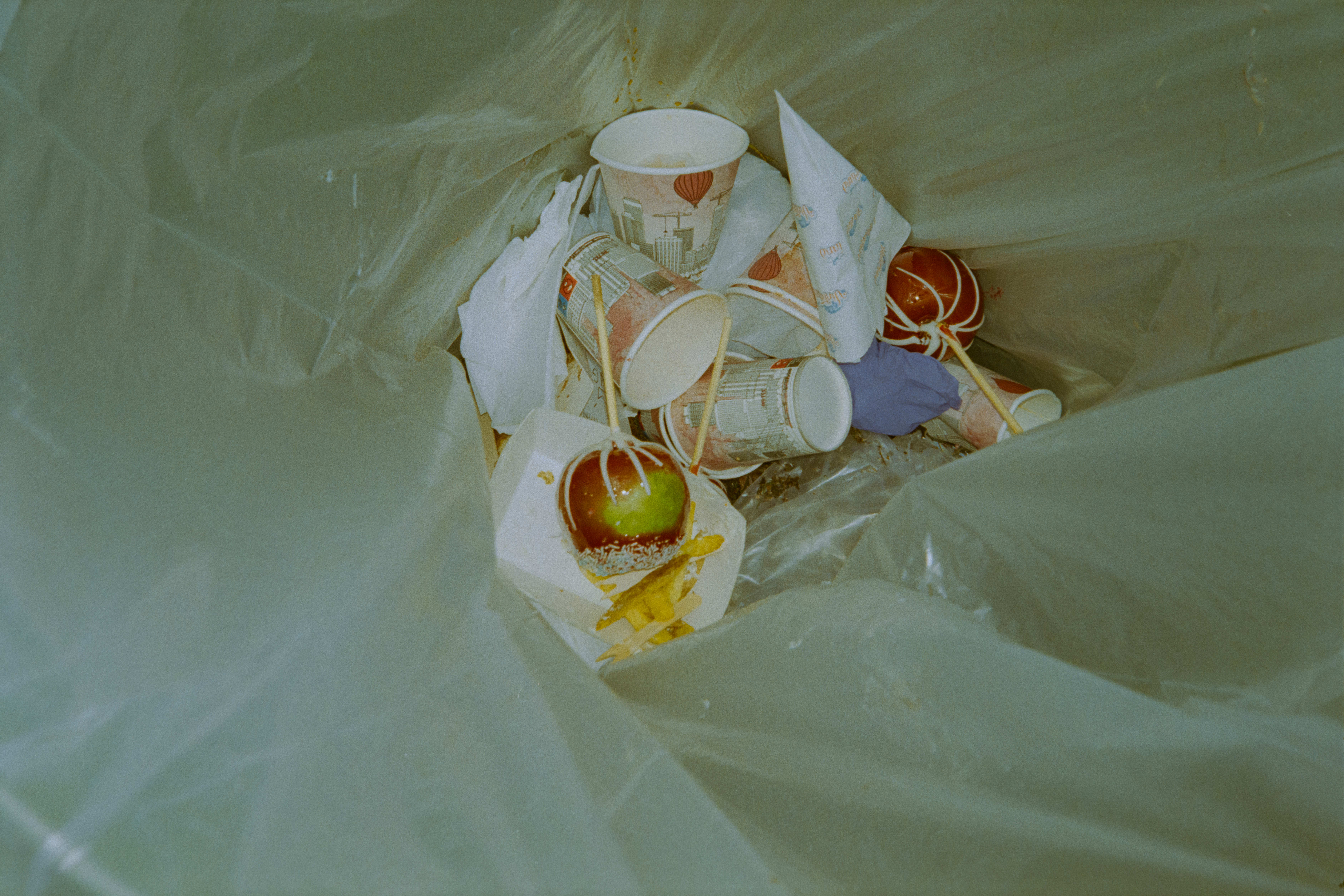 Flere enn oss har gitt opp de kandiserte eplene. 