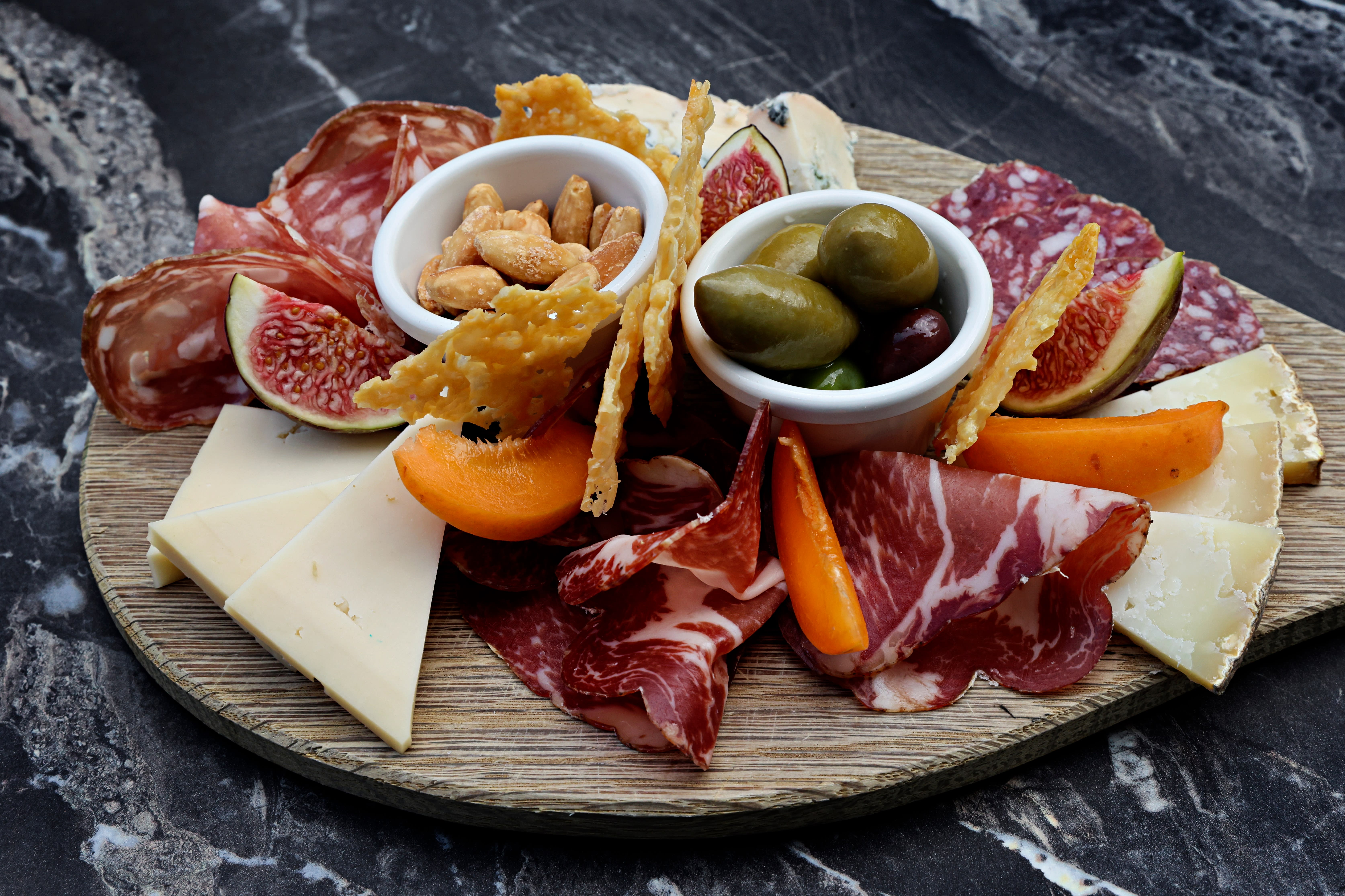 Lite, men velfylt spekefat fra Villa Paradiso