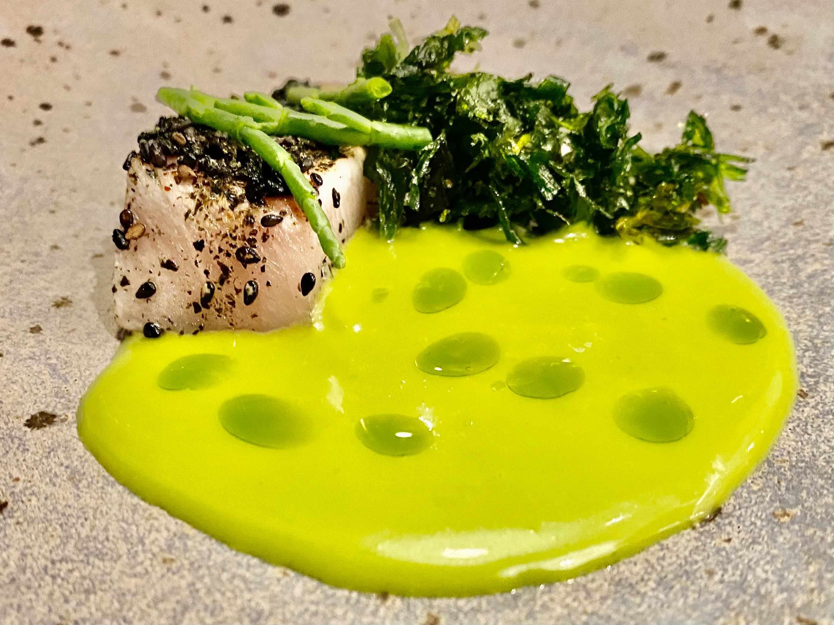 Hamachi med jalapenosaus. 