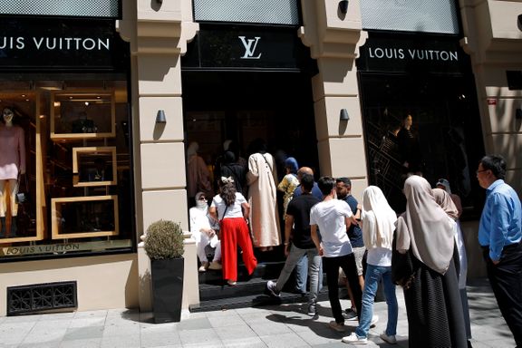 Tyrkisk valutakollaps gir kø i luksusbutikkene