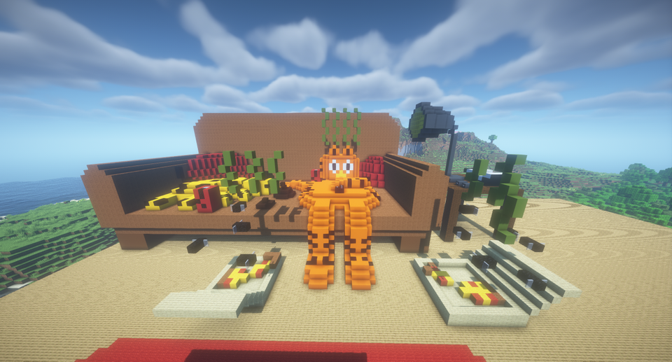 Bilde fra Minecraft av en oransje kattelignende figur som sitter i en stor sofa.