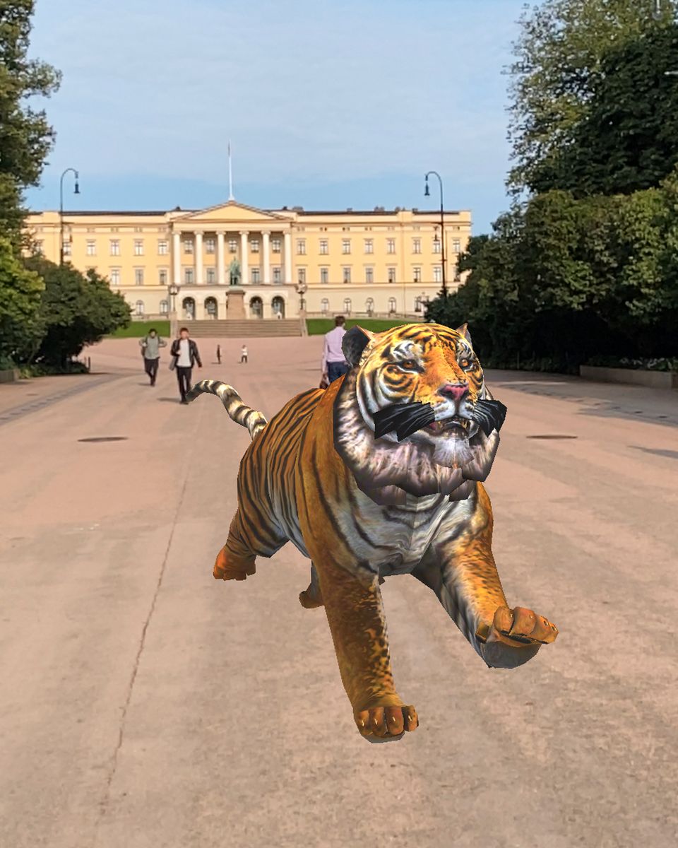 En 3d-figur av en stripete tiger løper ned grusveien fra det gule slottet i Oslo.