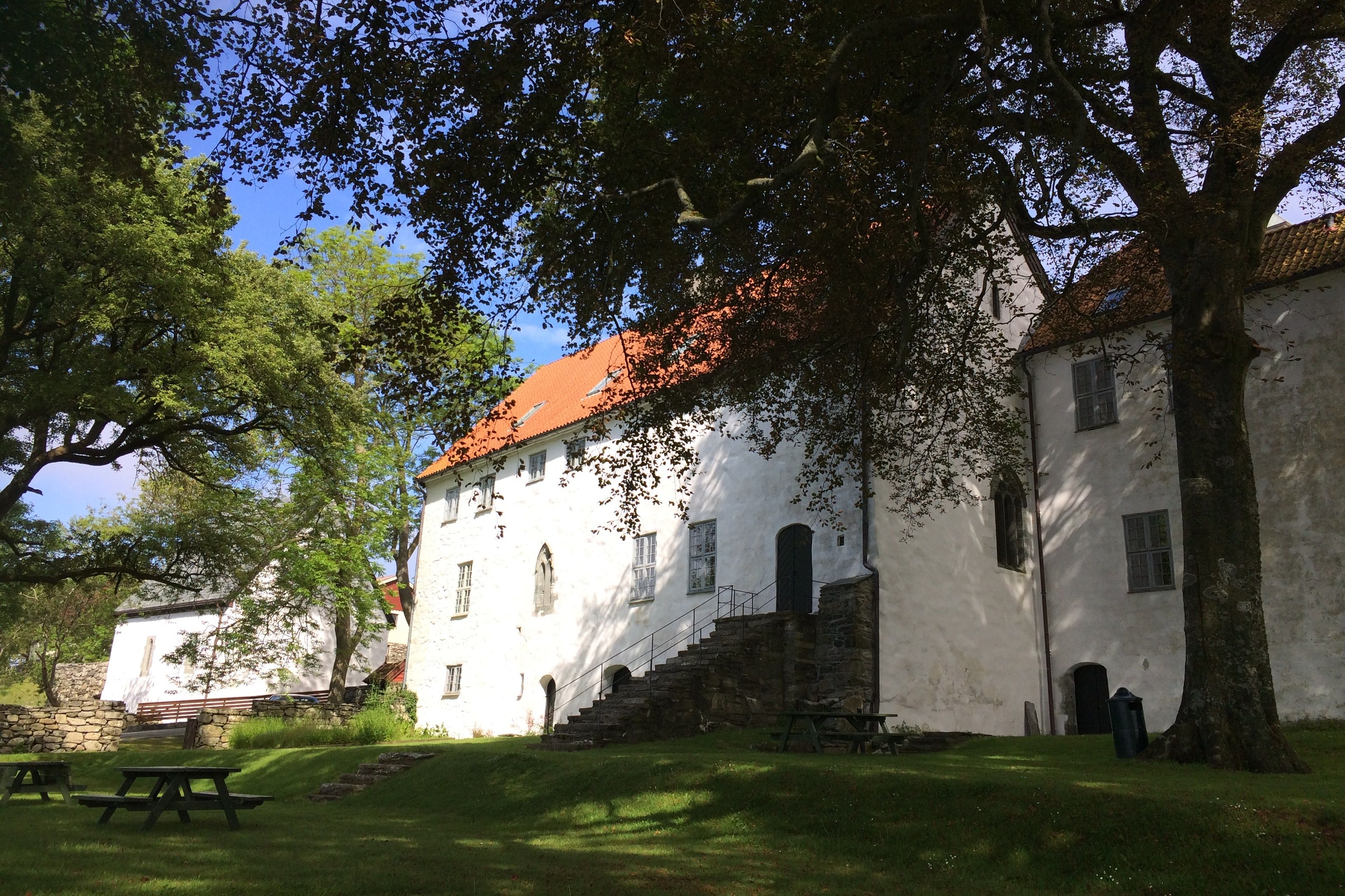 Besøk det gamle Utstein kloster i sine vakre omgivelser