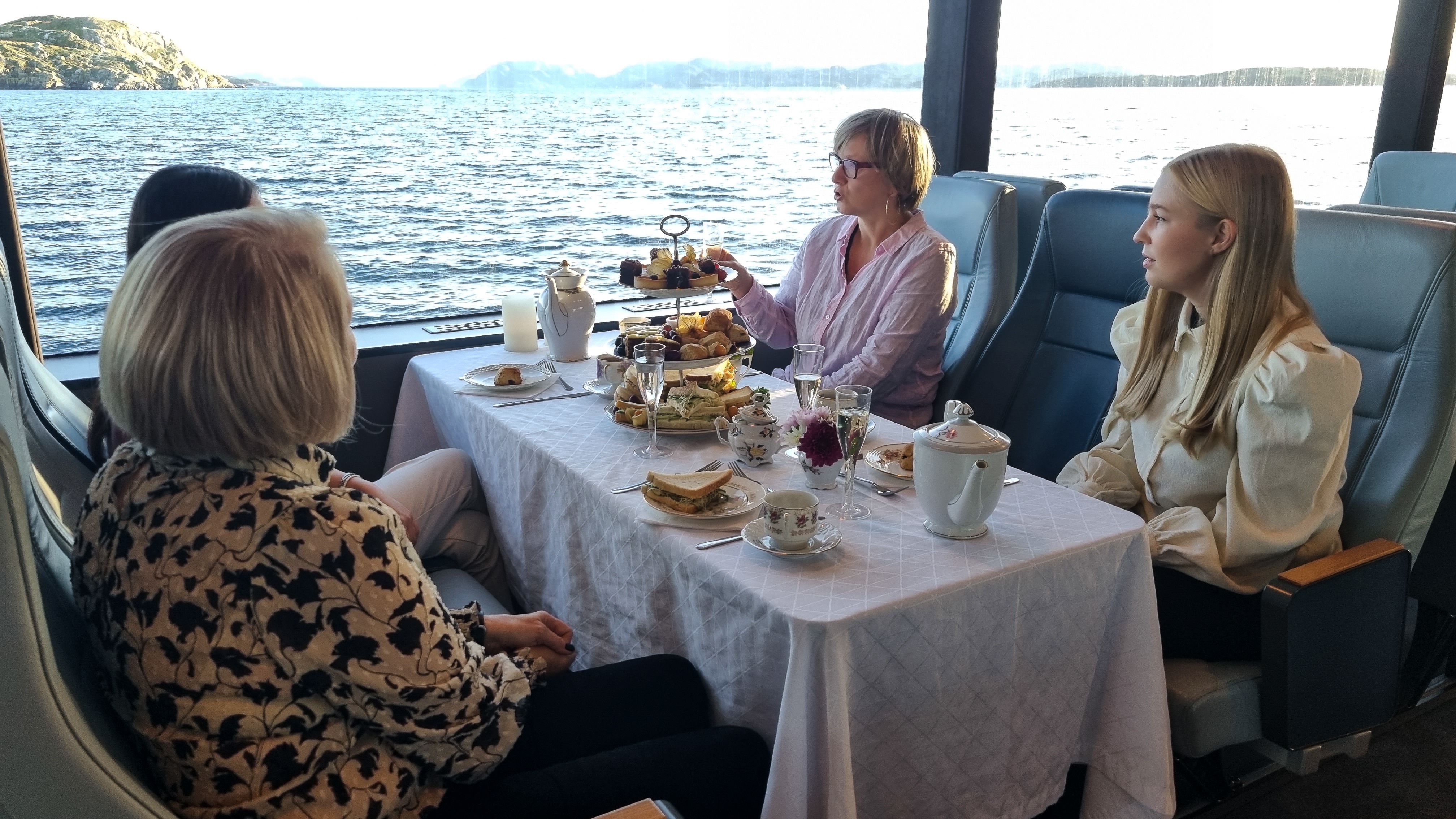 Afternoon tea på fjorden