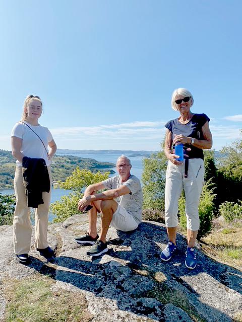  På toppen av Sør-Bokn: Martha Bjerga , Jens Vestersjø, og Ingunn Bjerga. 
