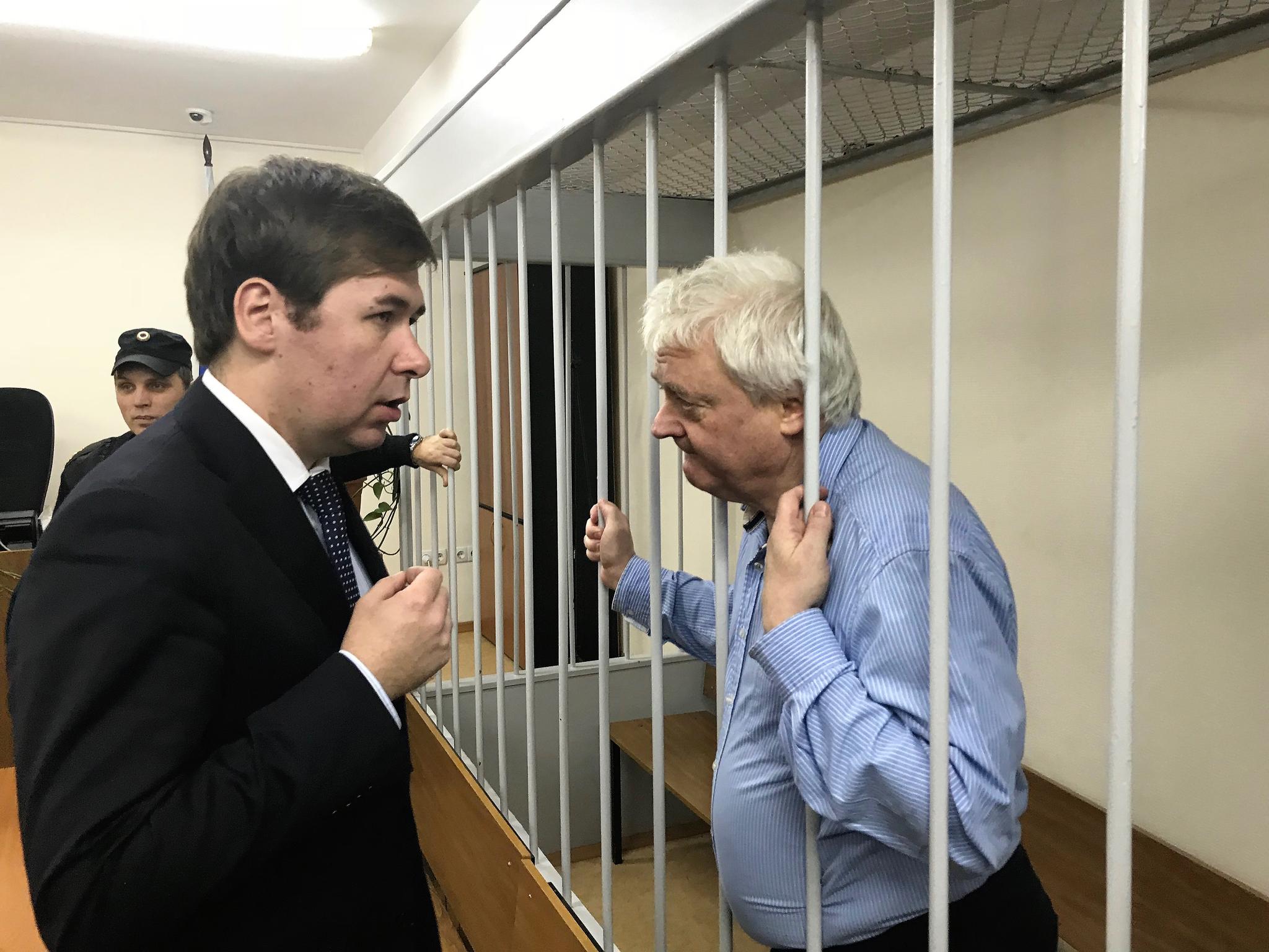 Spionanklagede Frode Berg og hans russiske forsvarer Ilja Novikov under fengslingsmøtet i Lefortovo-domstolen 2. februar. Domstolen ga FSB medhold i å fengsle nordmannen frem til 5. mai.