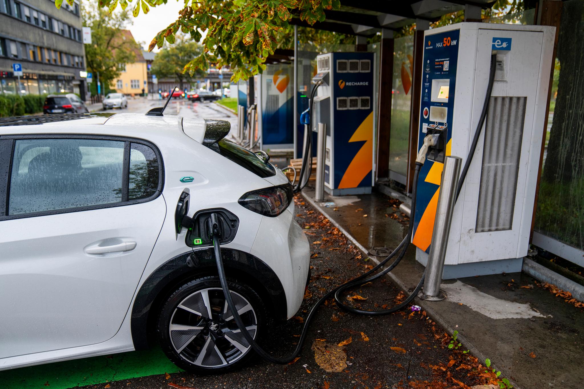 Stor endring på elbillading i Oslo, vil gjelde flere tusen biler