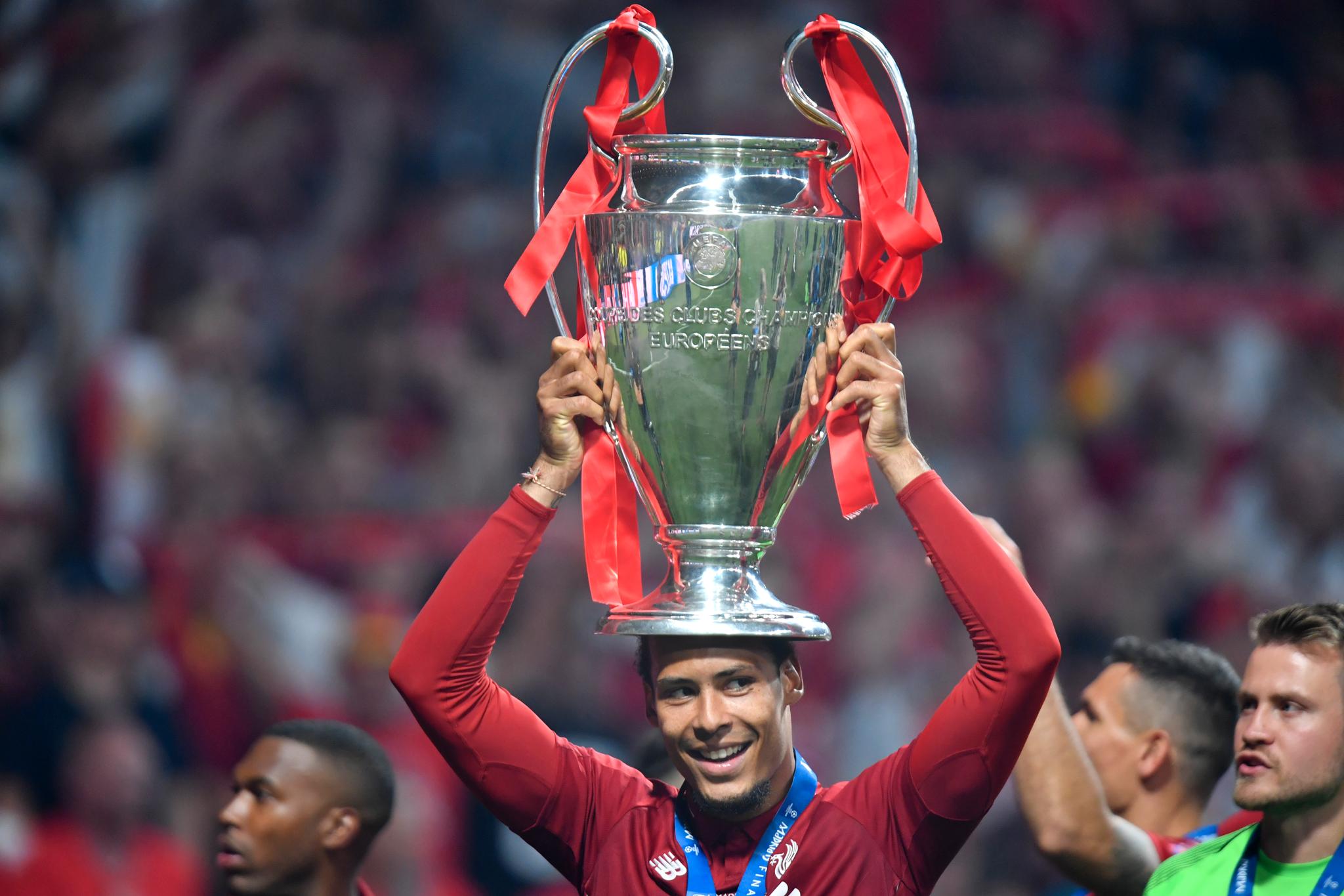 MESTERE: I 2019 vant Virgil van Dijk og Liverpool Champions League. Håpet henger i en tynn tråd for at de skal kunne gjøre det samme våren 2024.