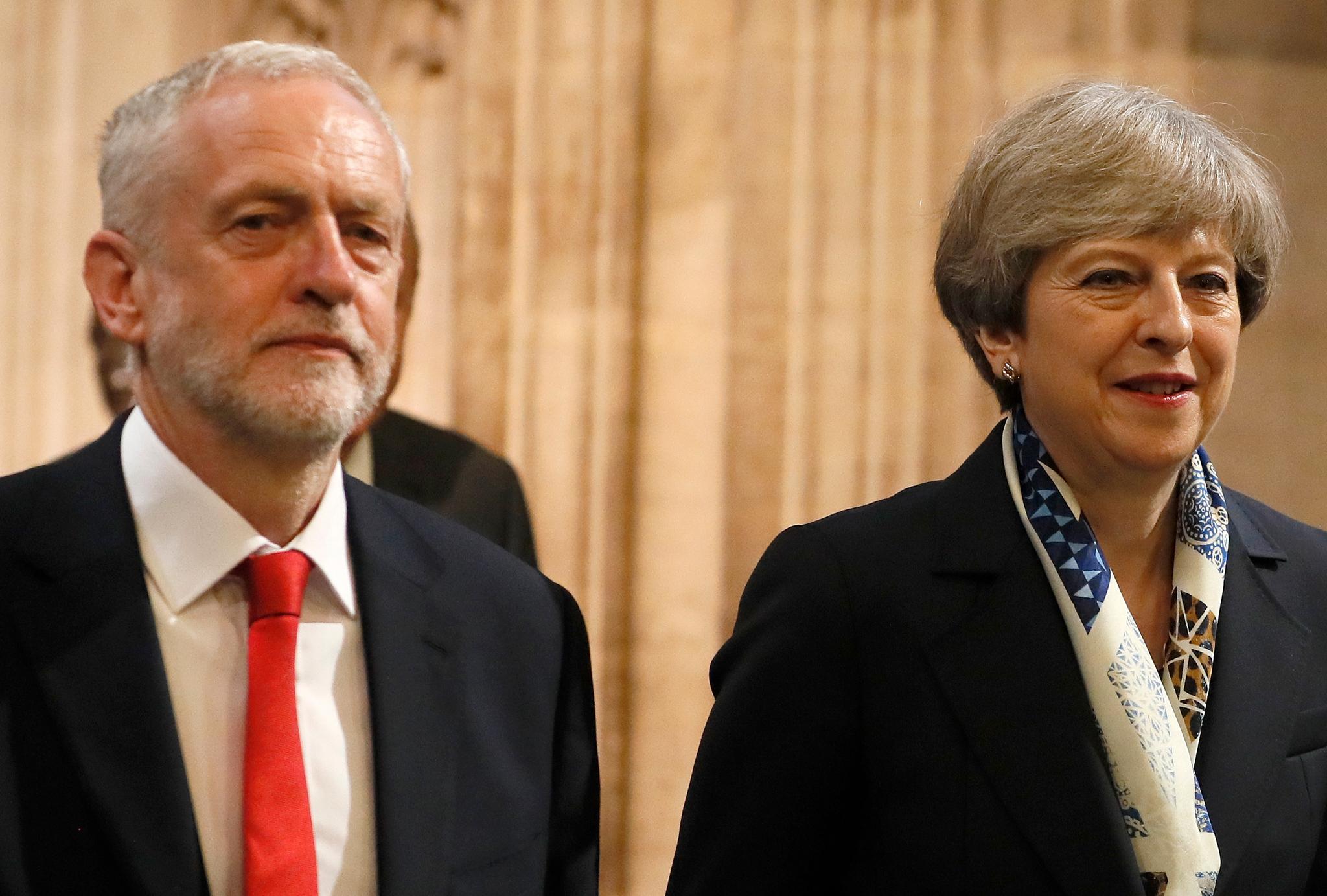 Labour-leder Jeremy Corbyn og statsminister Theresa May: Skal de finne sammen?