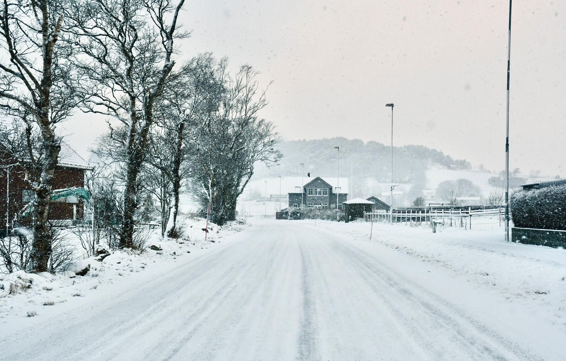 Det er vinterføre på veiene i Randaberg. 