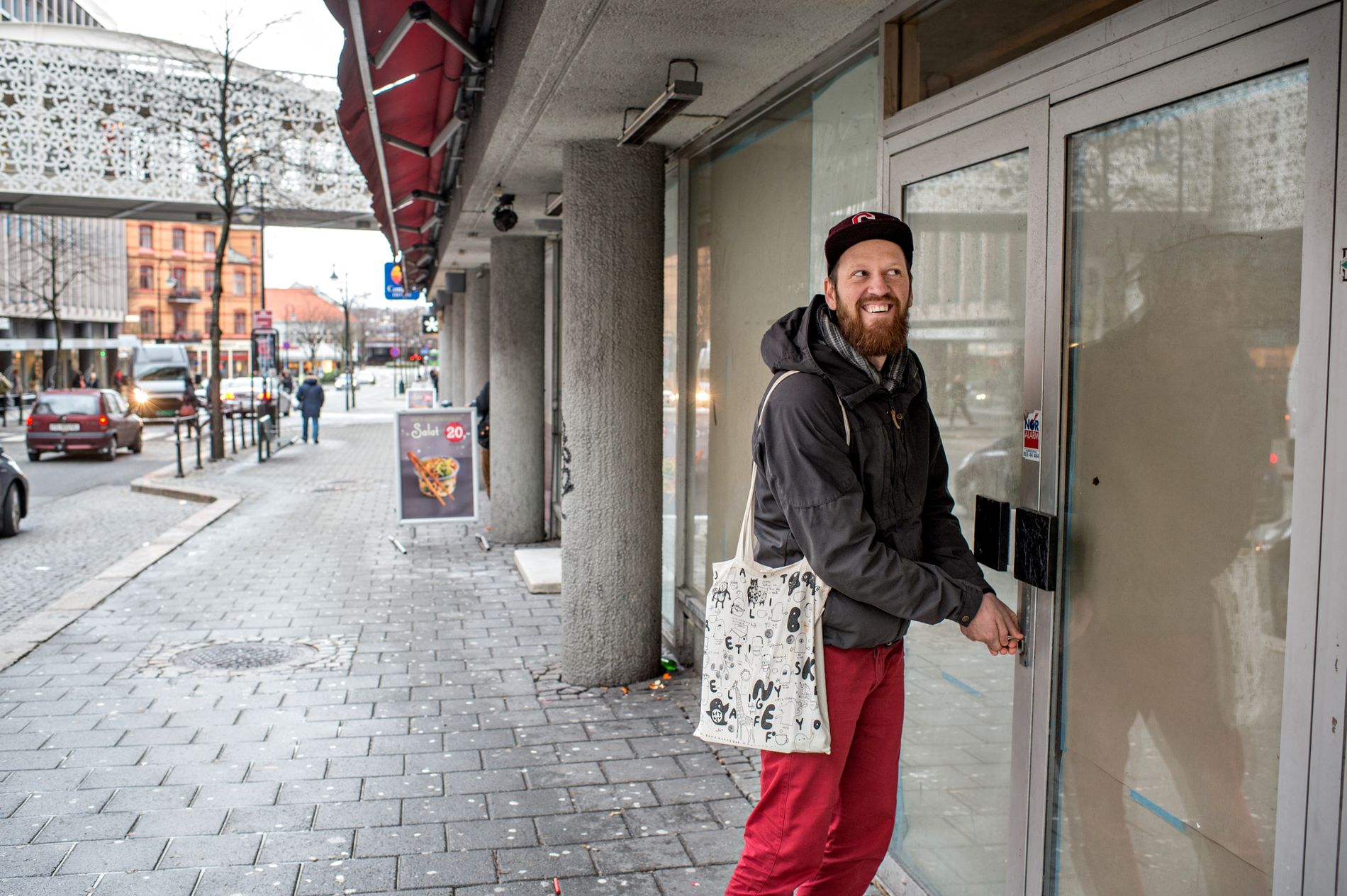 Daglig leder i Coffeeberry, Thomas Jørgensen, åpnet Coffeeberry nummer to i Klubbgata for fire år siden. Han har fortsatt tro på at bedriften vil vokse, men det koster. 