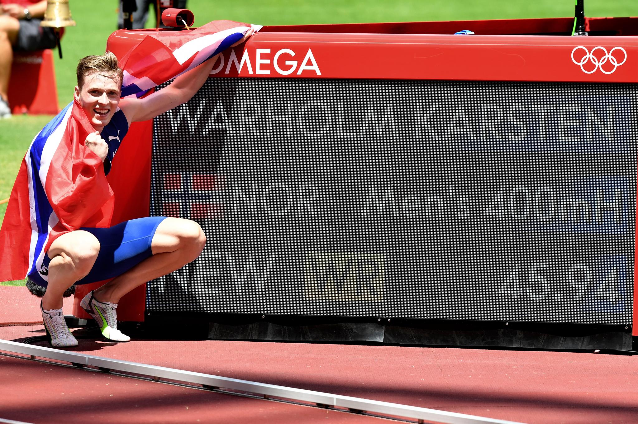 ALLE TIDERS: Karsten Warholm senket sin ferske verdensrekord 46,70 fra Bislett tidligere i sommer, til 45,94 i OL-finalen på 400 meter hekk i Tokyo. 