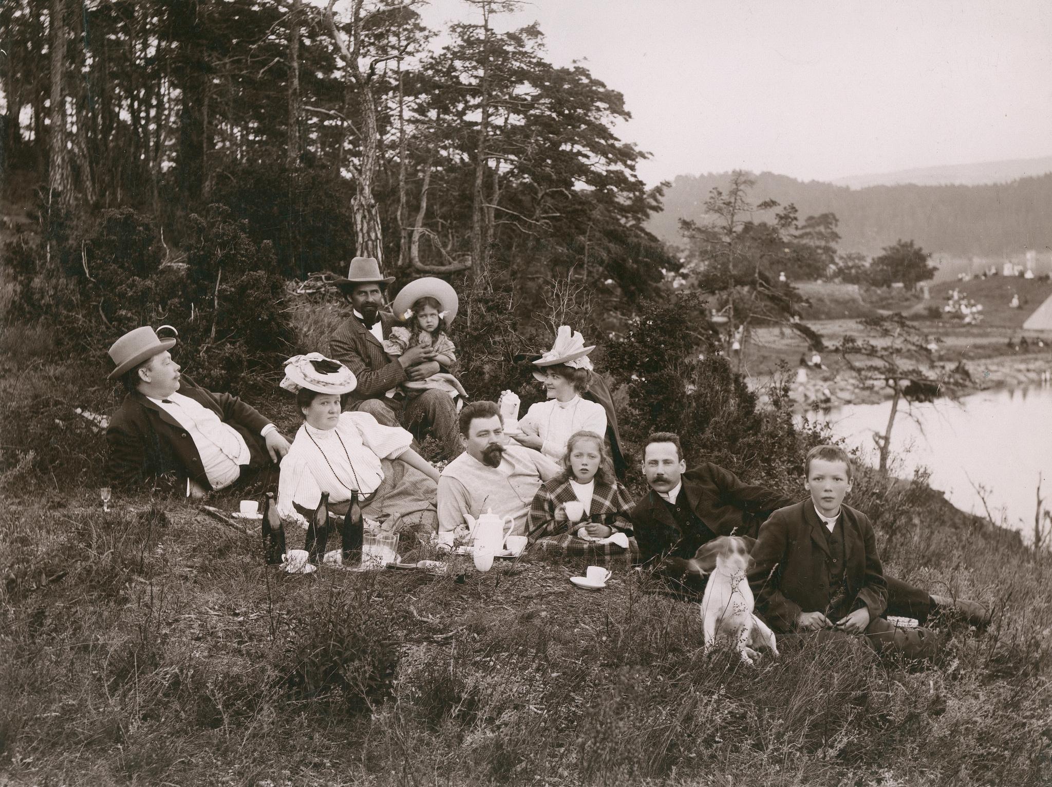 Familien Herdenberg på tur, ca 1905.