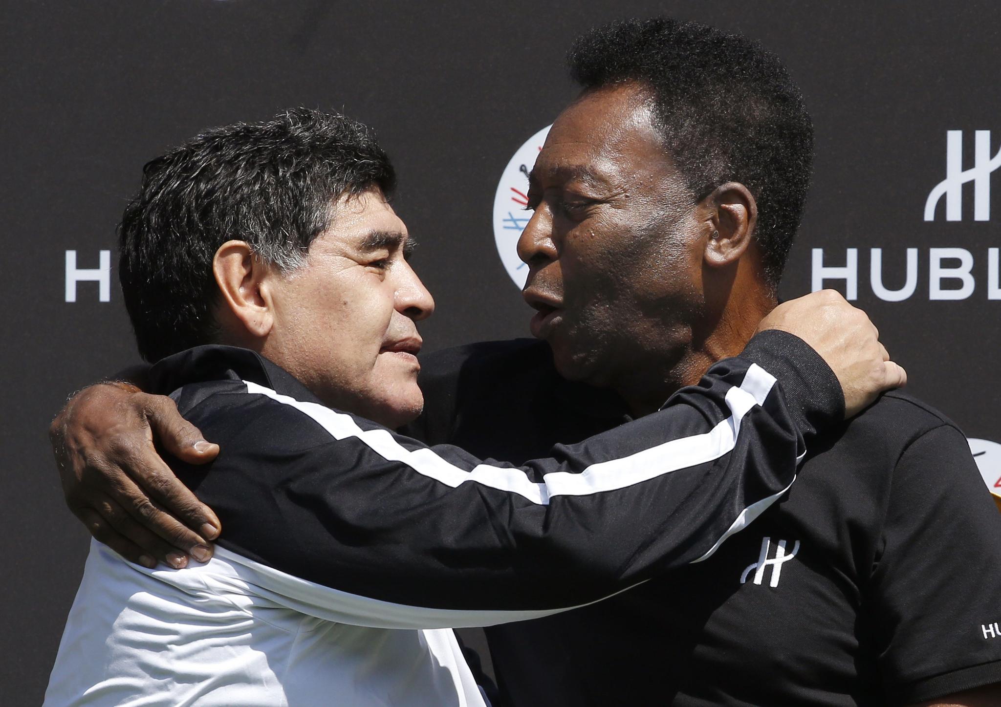 GIGANTENE: Diego Maradona og Pelé.