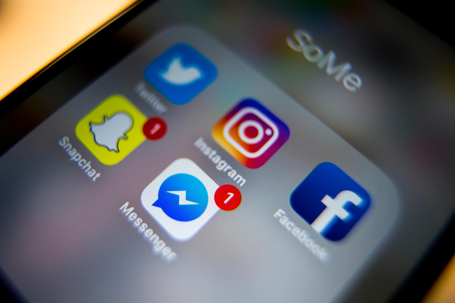 Langt flere jenter enn gutter bruker sosiale medier for å holde kontakt med venner gjennom dagen, ifølge en ny FHI-undersøkelse. 