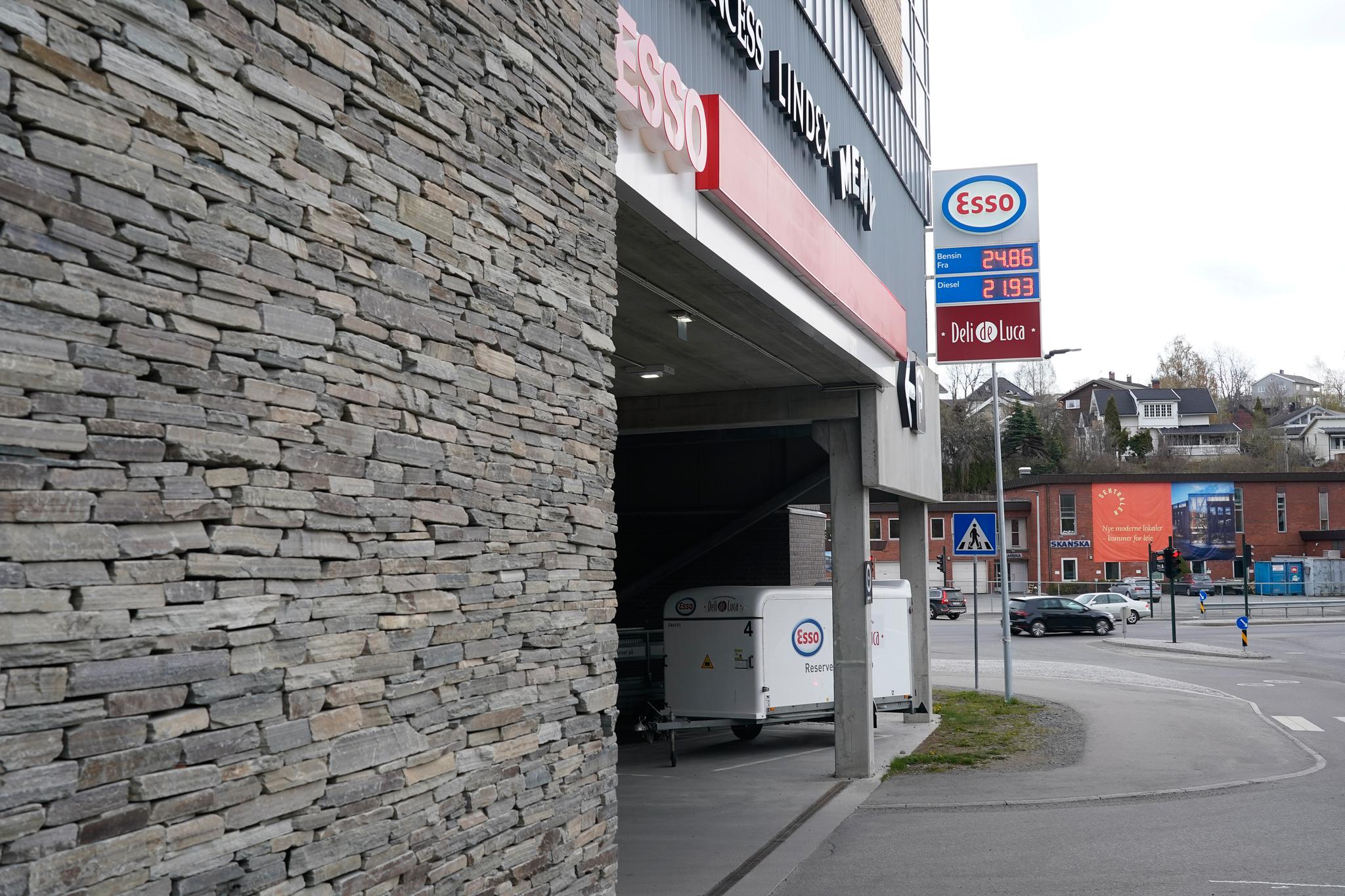 Hendelsen skjedde på denne bensinstasjonen på Kongsberg i oktober 2022. 