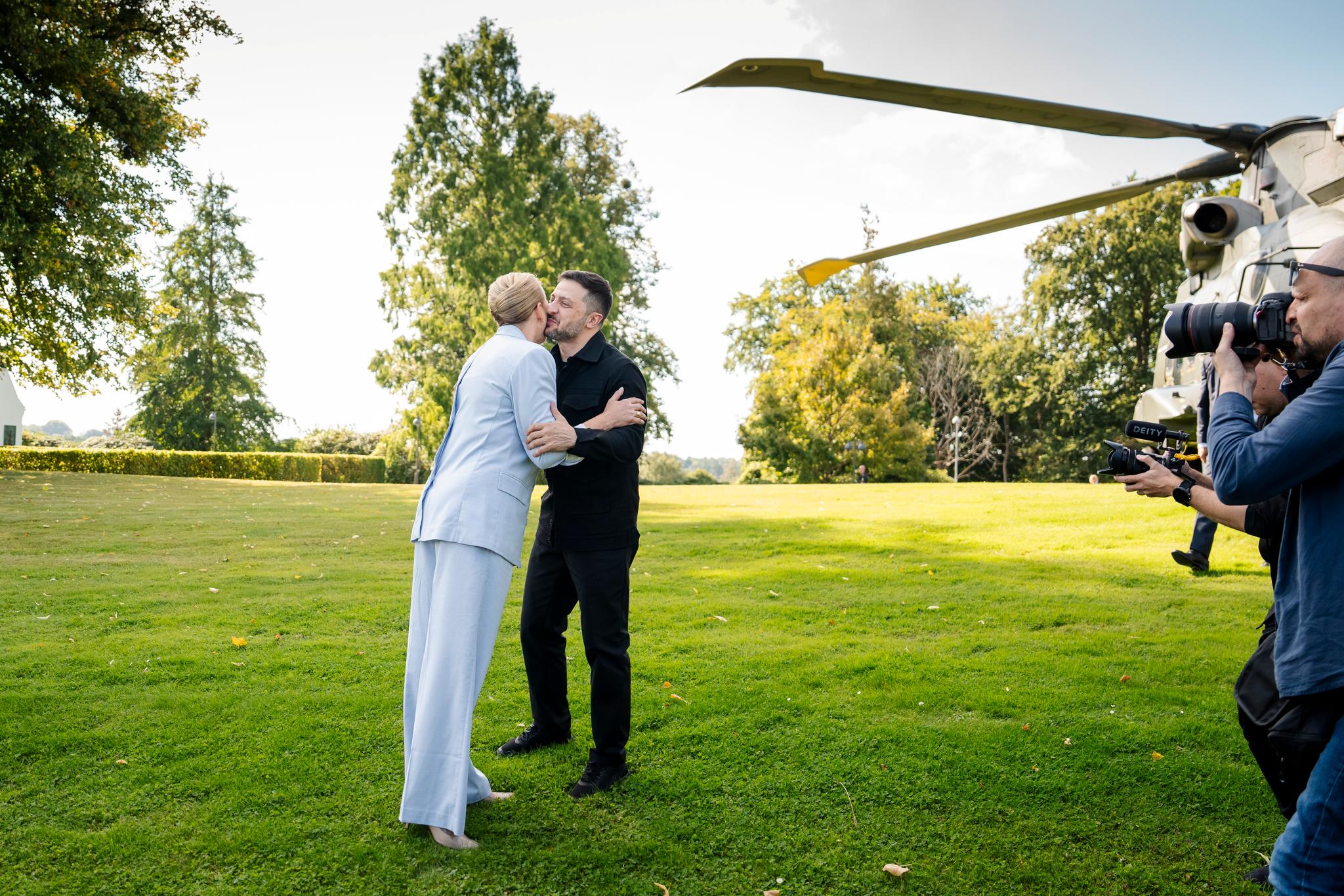 Ingen i verden har gjort det før dem. Nå går danskene foran igjen. – Om det er mot eller overmot, vil tiden vise.