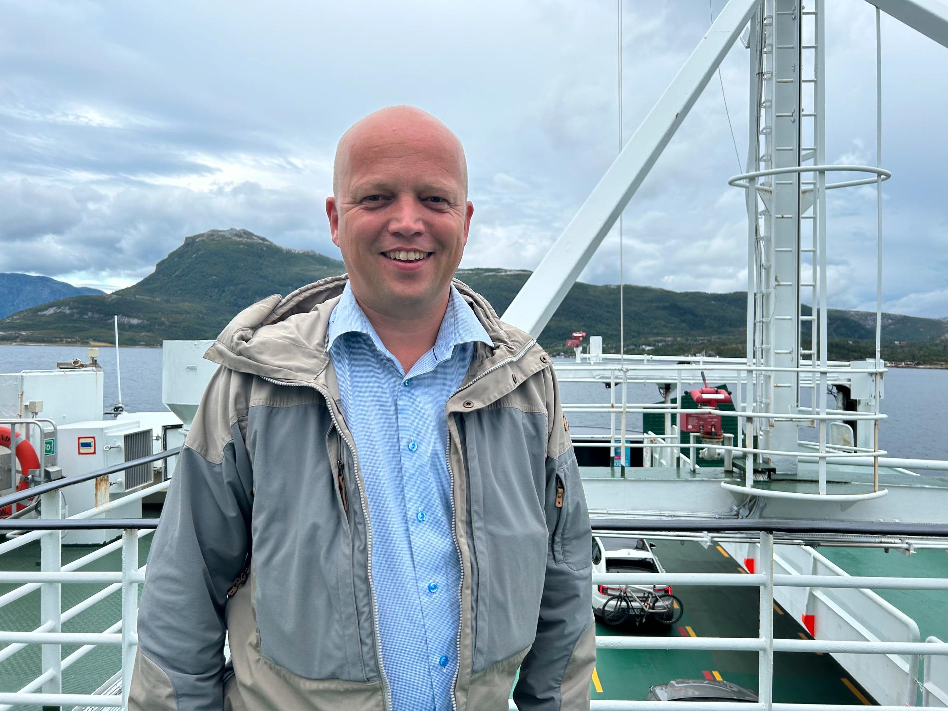Finansminister Trygve Slagsvold Vedum kjem til Finnøy for å opne Tomatfestivalen ti år etter at han var her sist.