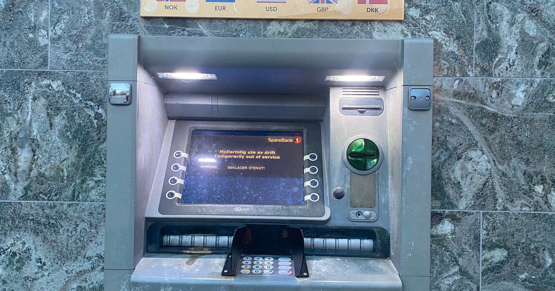 Politiet i Stavanger advarer: Slik lurer kvinner fulle menn i minibanken
