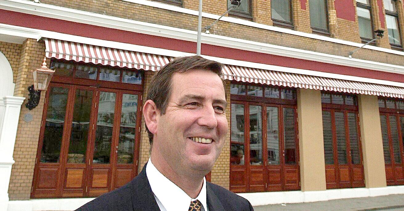 Rolf Smedvig Hodne er død