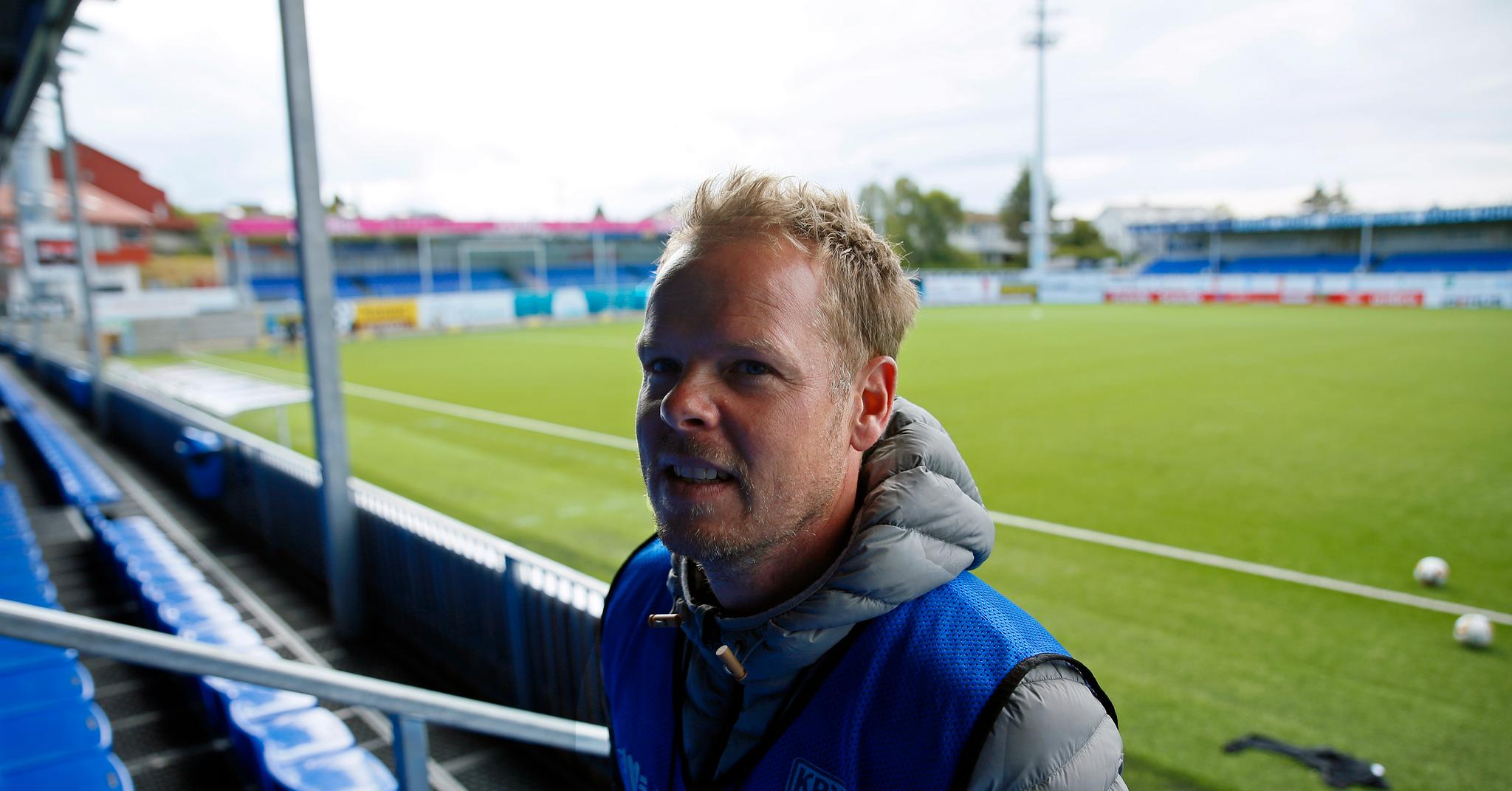 OVERRASKET: KBK-trener Christian Michelsen er forundret over kritikken Rosenborg har fått i vår. - Med tanke på at de har hatt utskiftninger av veldig sentrale spillere er det helt naturlig at det tar tid å få satt et mønster igjen, sier han. 