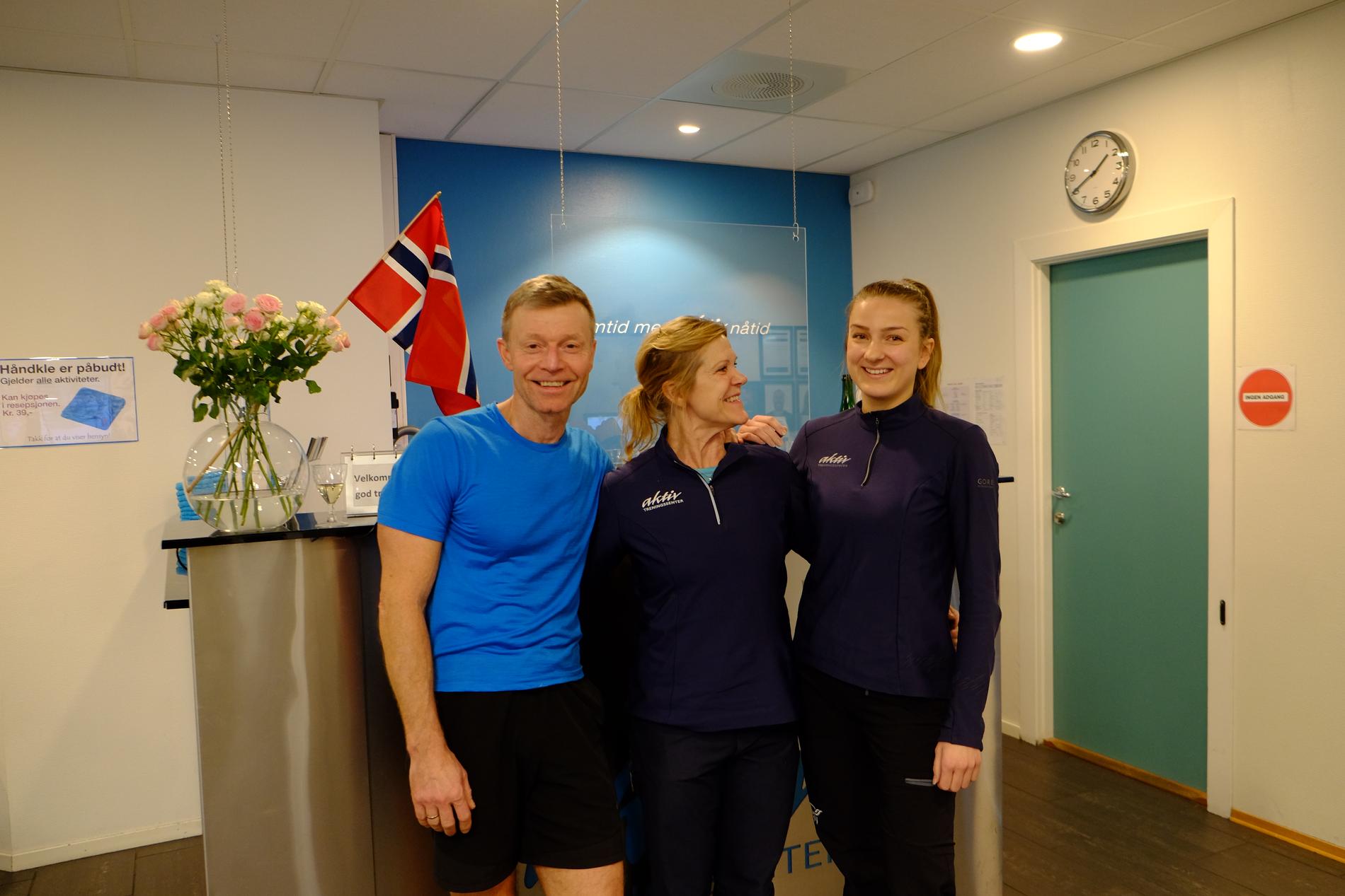 Hans Havik, Tove Skarnes Havik og Mari Amdalsrød Hognestad var alle veldig glade for at Aktiv Treningssenter ble #byasbeste treningssenter 2021, etter flere år som nominert. 