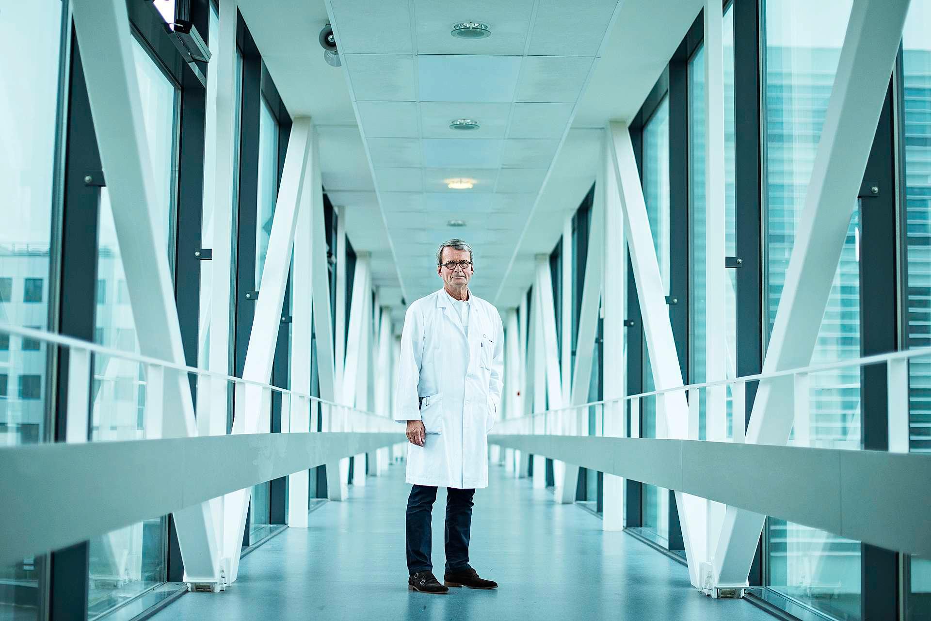 Steinar Aamdal, leder av seksjon for klinisk kreftforskning ved Oslo universitetssykehus (OUS), synes det er problematisk at myndighetene pålegger helseforetakene å gjøre mer på kliniske studier, samtidig som kravene til «produksjonen» øker 