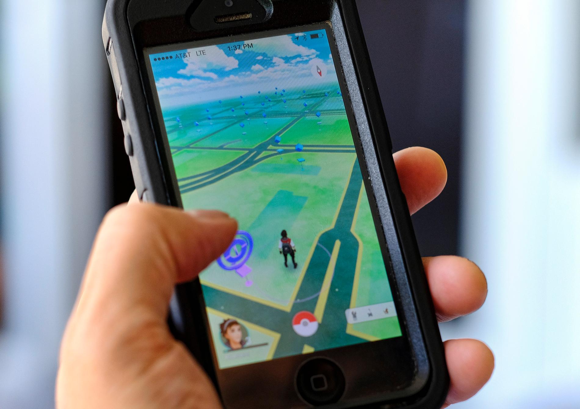 Appen Pokémon Go skal ifølge ryktene lanseres om "noen få dager" i Europa. Foto: AP Photo/Richard Vogel