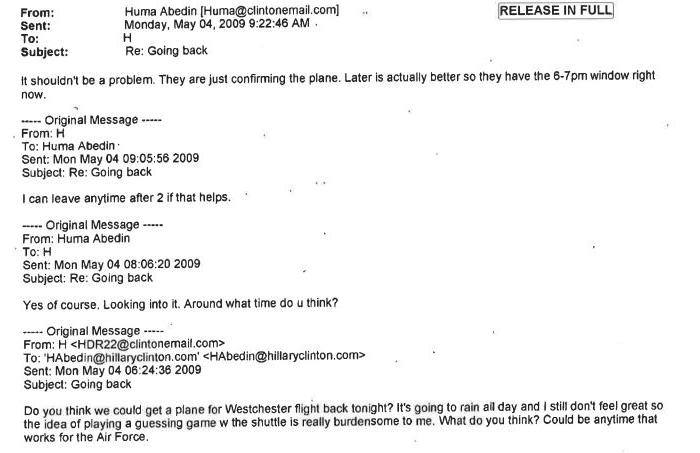 Epostveksling mellom Hillary Clinton og Huma Abedin om reiseplaner. Leses nedenfra.