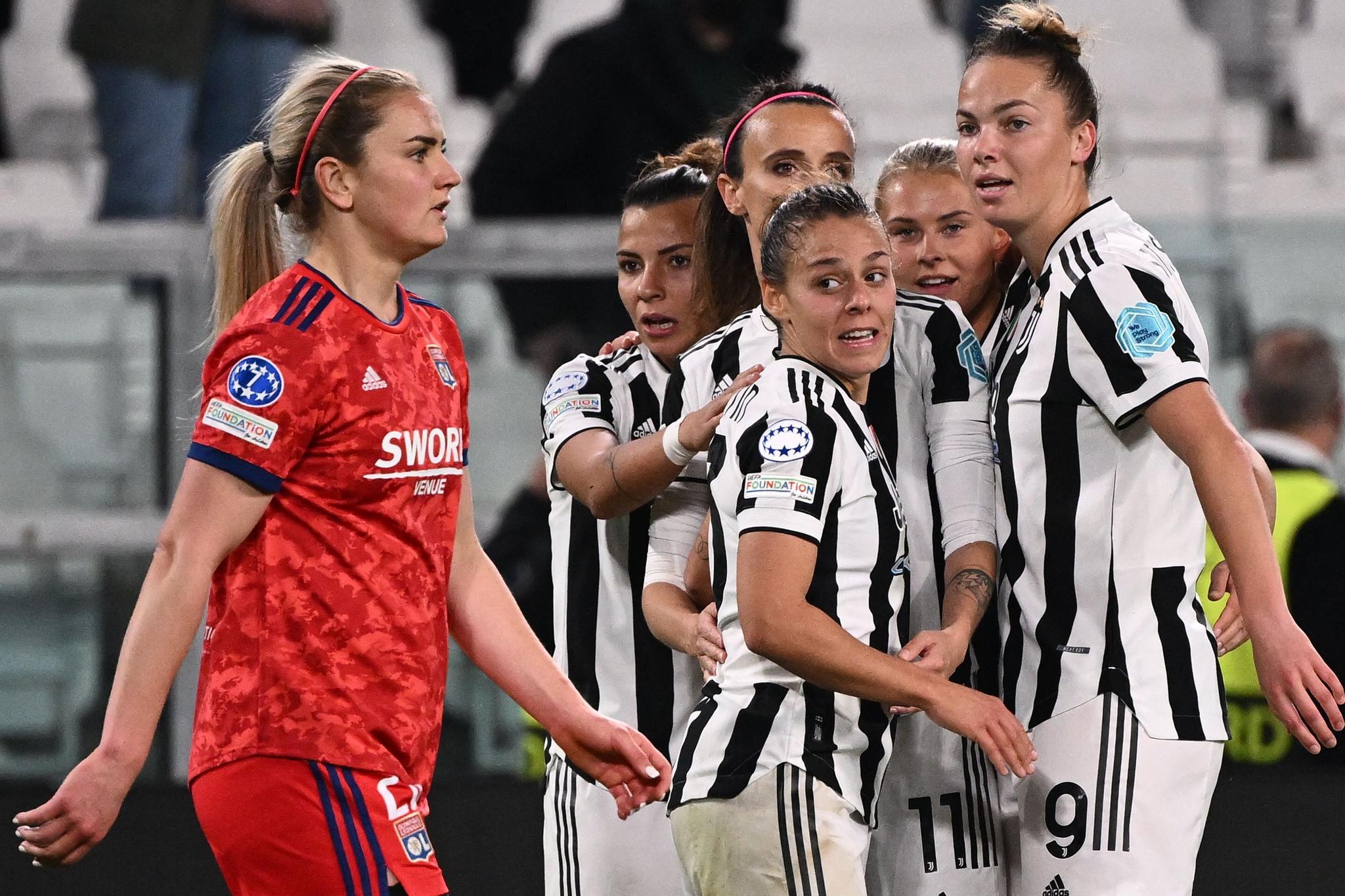 Surprise defeat for Hegerbergs Lyon after red card: