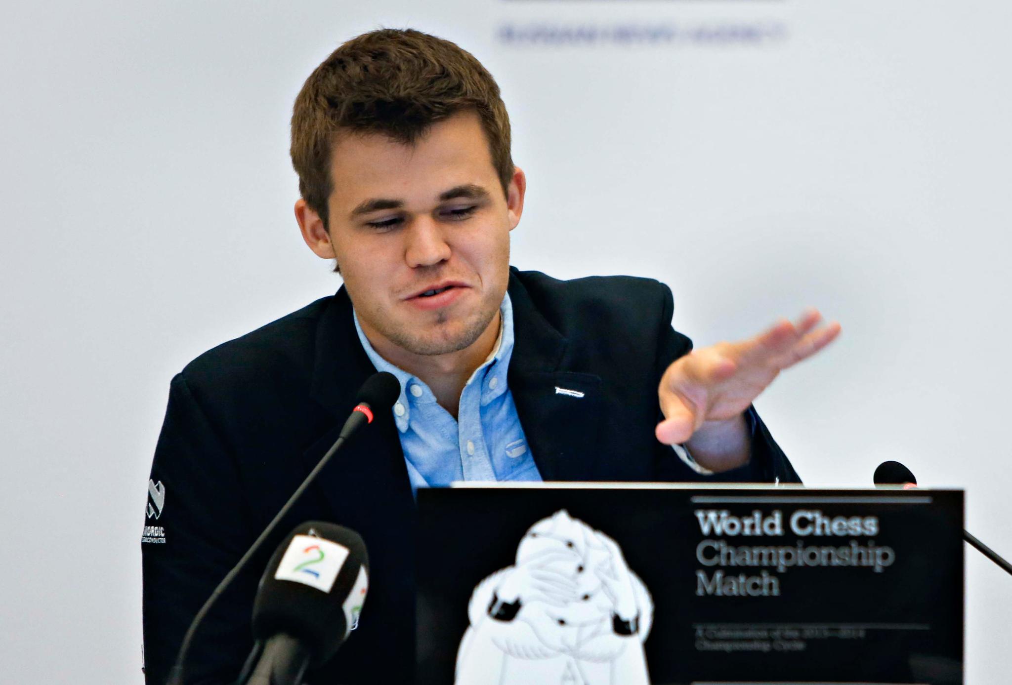 Magnus Carlsen var lettet etter lørdagens seier, men virket ikke spesielt fornøyd med eget spill.