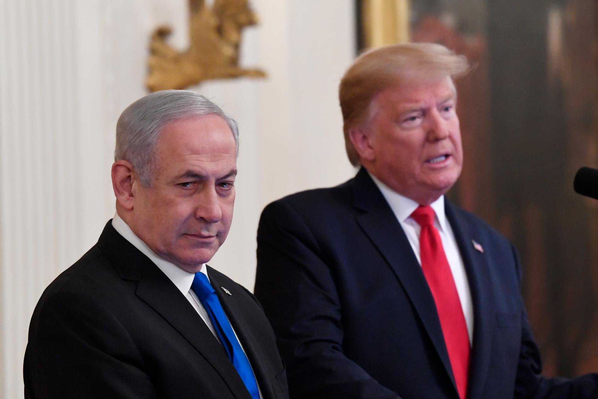 FREDSPLAN: President Donald Trump la tirsdag frem sin mye omtalte plan for fred mellom Israel og palestinerne, med Israels statsminister Benjamin Netanyahu ved sin side. 