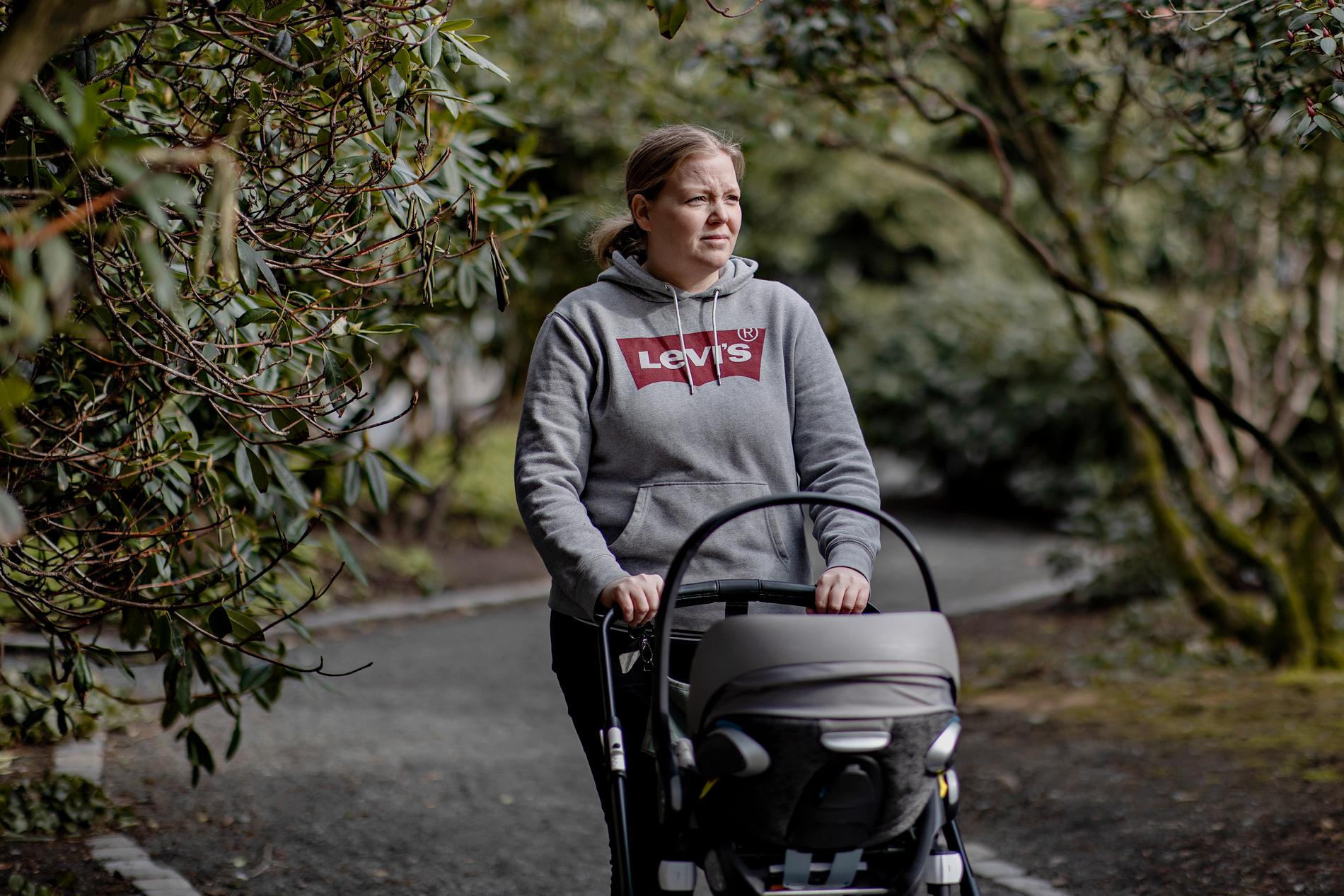 For fire år siden fikk Lina Kristine Tennefoss Vatshelle beskjed om at gutten i magen var for syk til å overleve. Her er hun med datteren som hun fikk senere. 