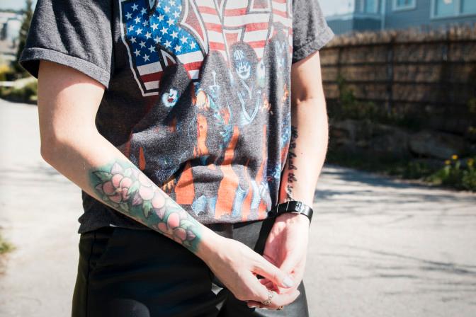 28-åringen har syv tatoveringer totalt, og har lyst på enda fler. – Ingen er planlagte, men «Music heals the souls» tok jeg fordi jeg er ekstremt glad i musikk, sier hun. Foto: Damares Stenbakk