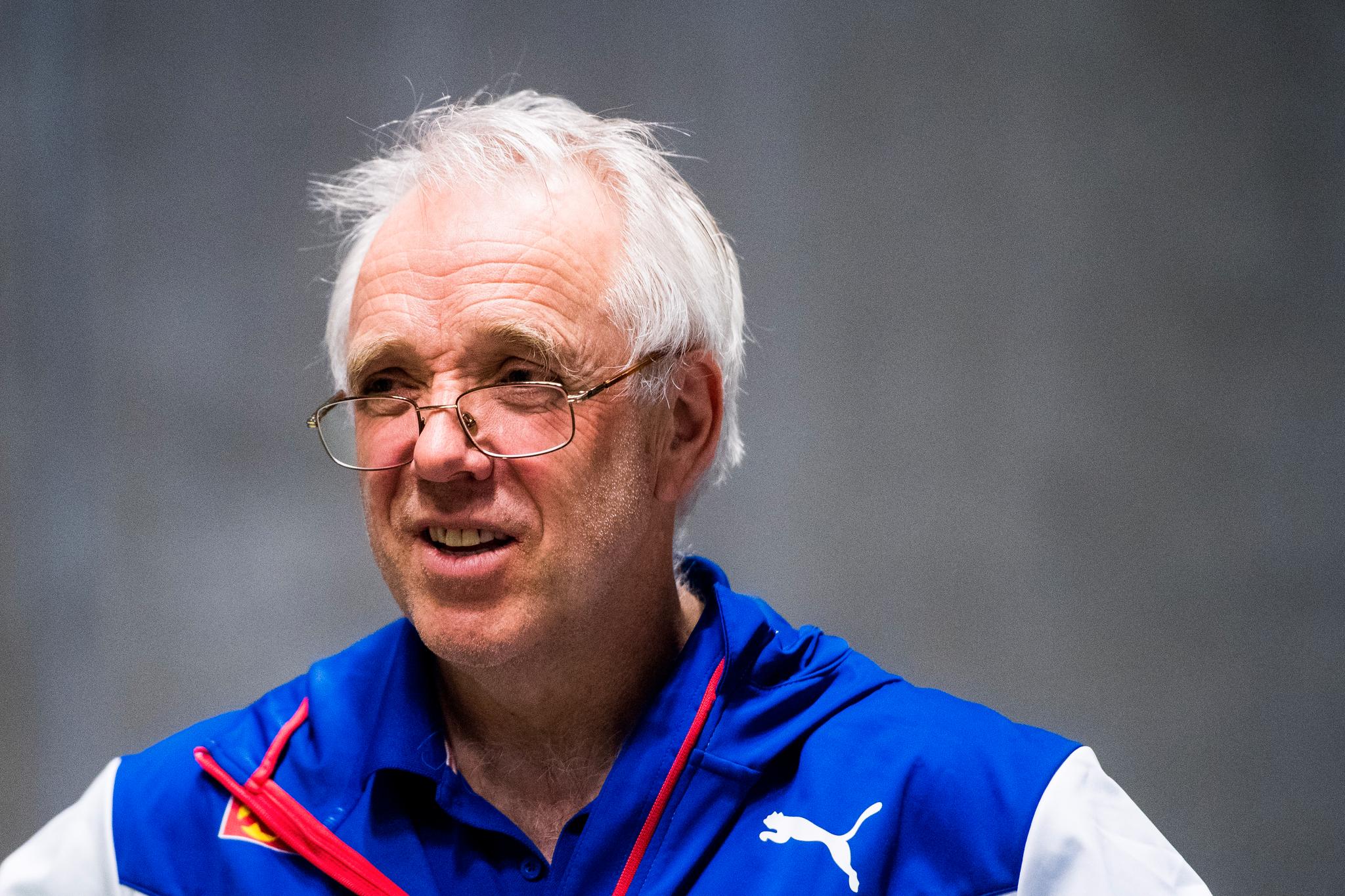 Leif Olav Alnes har vært Karsten Warholm trener de siste årene.
